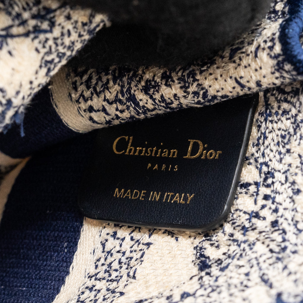 dior-mini-book-tote-limited-edition-toile-de-jouy-reverse-embroidery