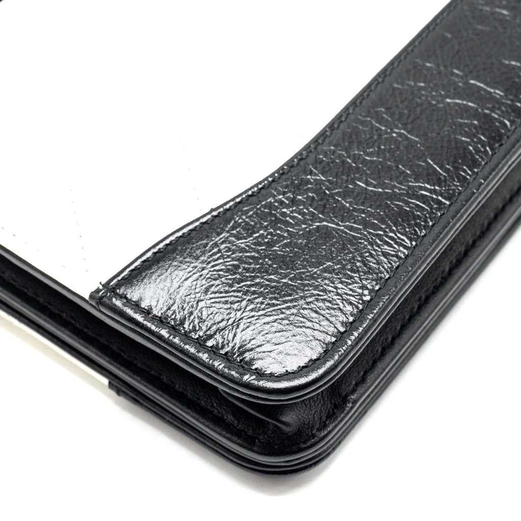 chanel-gabrielle-wallet-on-chain-calfskin-white-black-multicolour-hardware-copy