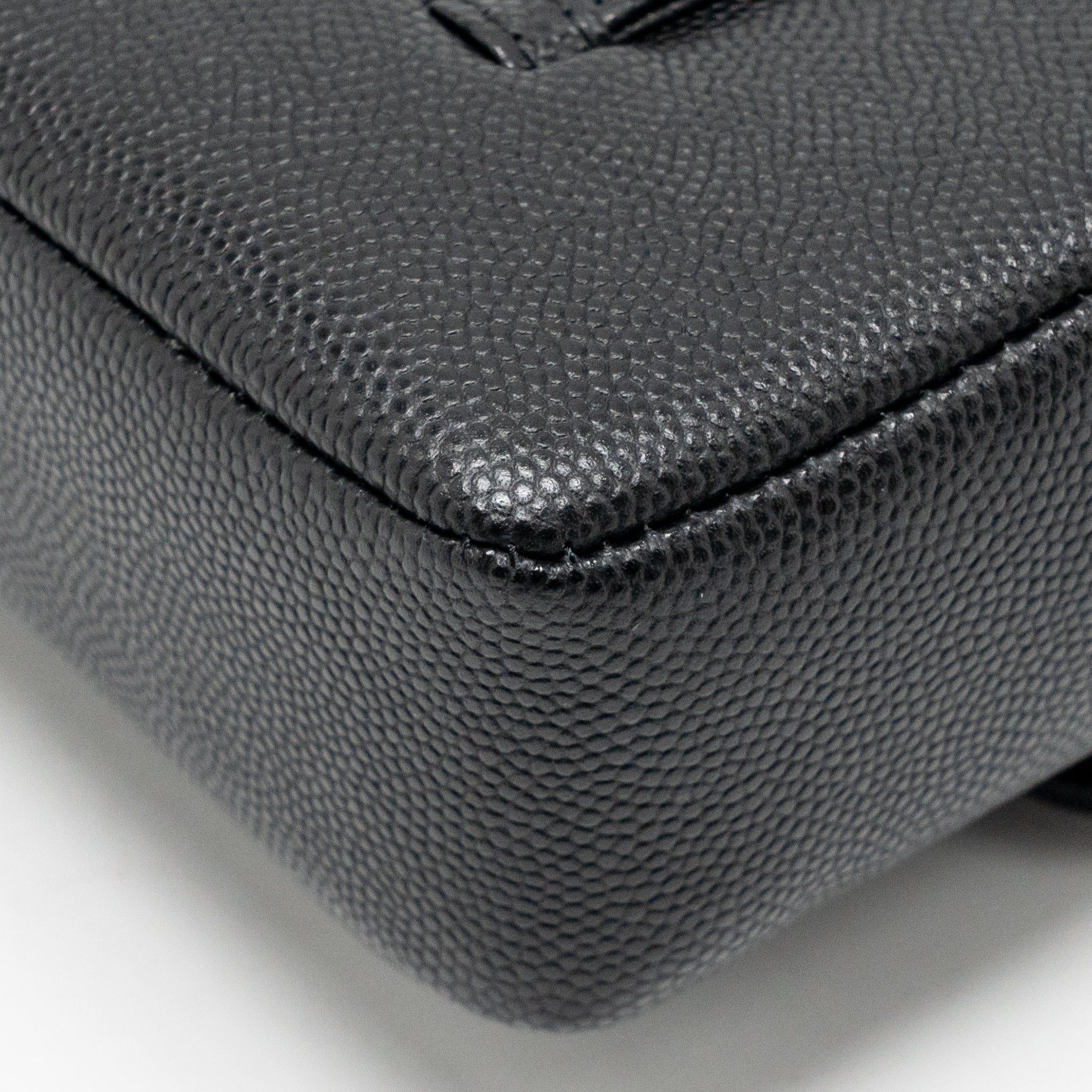chanel-26p-preppy-black