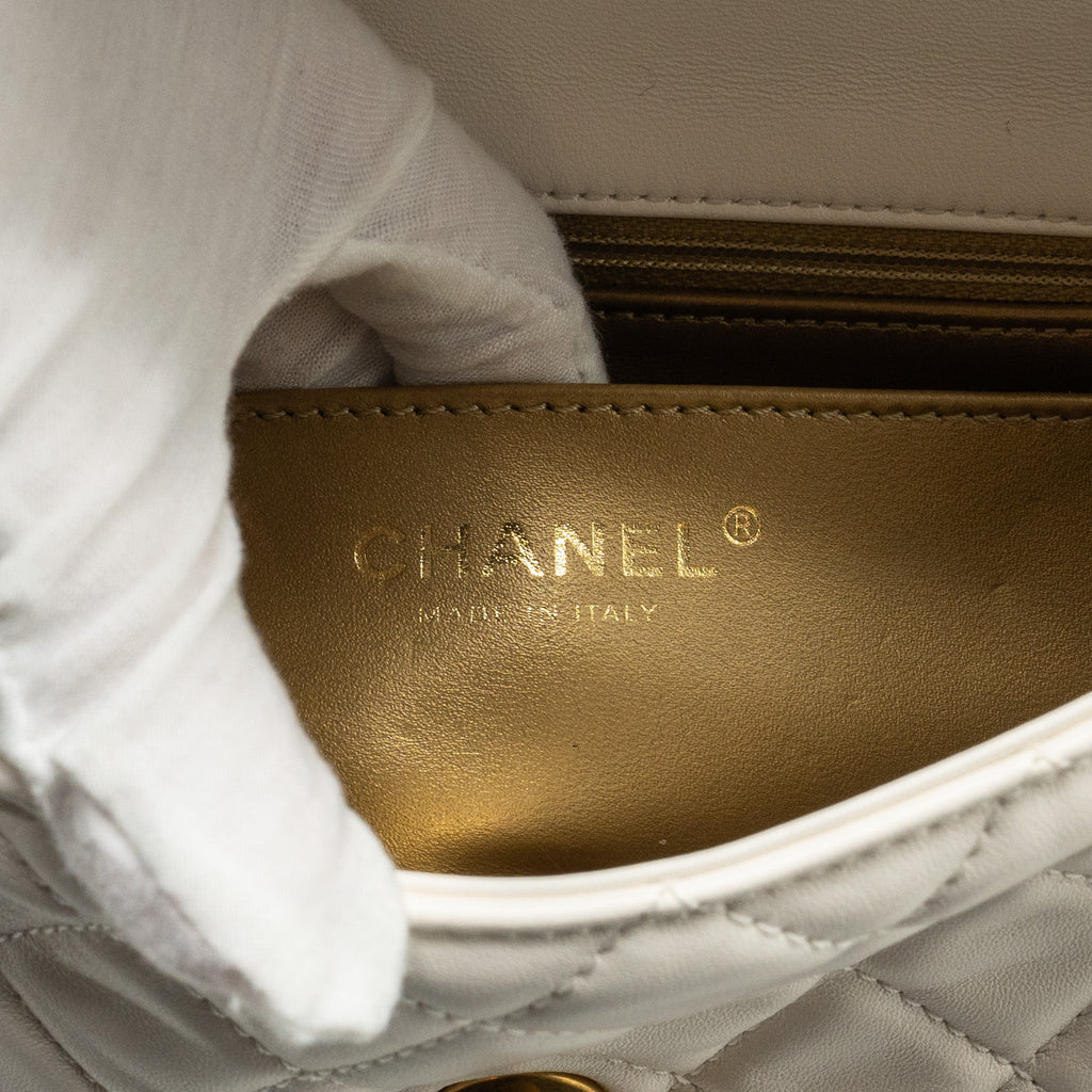 chanel-pearl-crush-mini-rectangular-flap-bag-lambskin-white-ghwmicrochip
