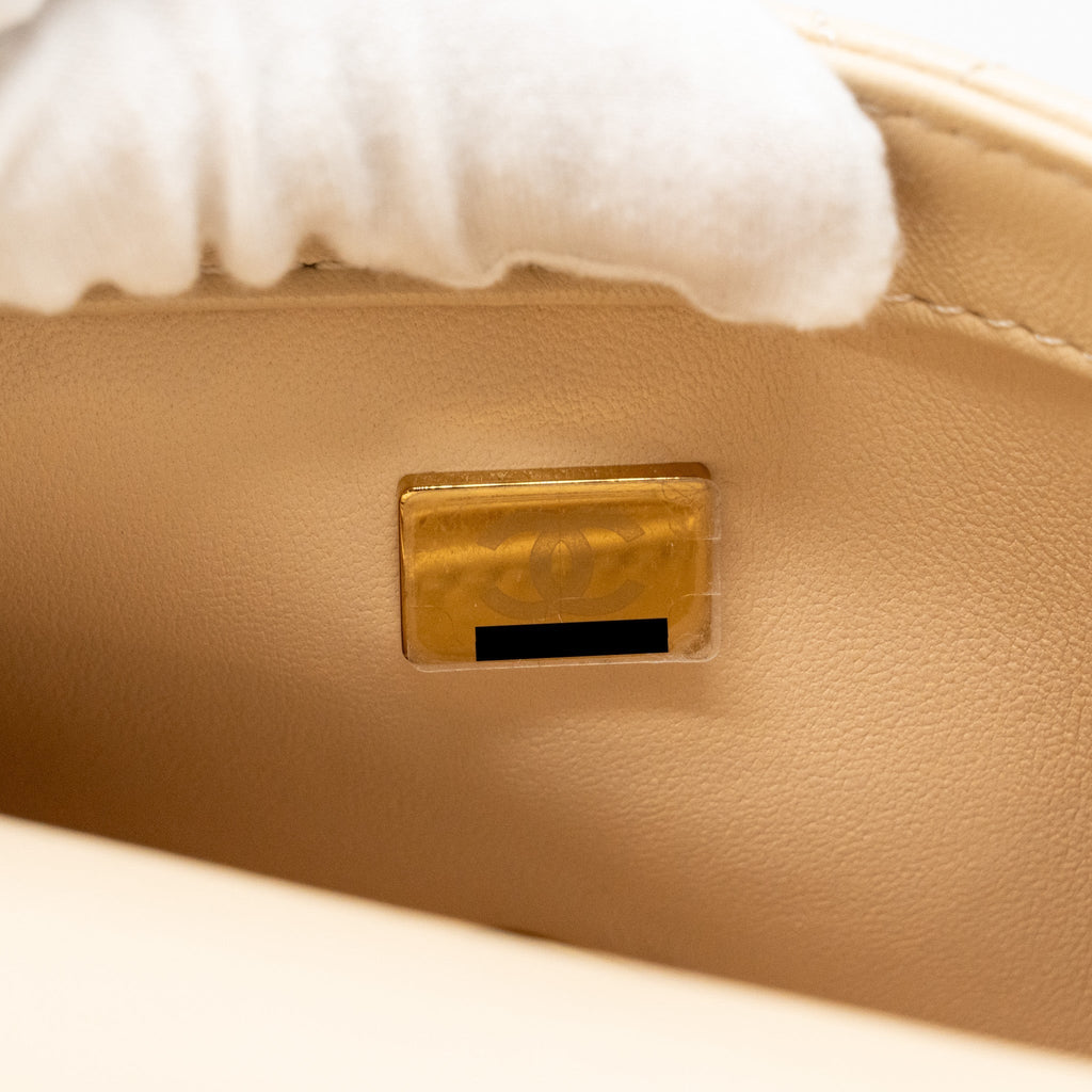chanel-25c-coco-love-adjustable-chain-shiny-lambskin-beige-ghw-microchip-copy