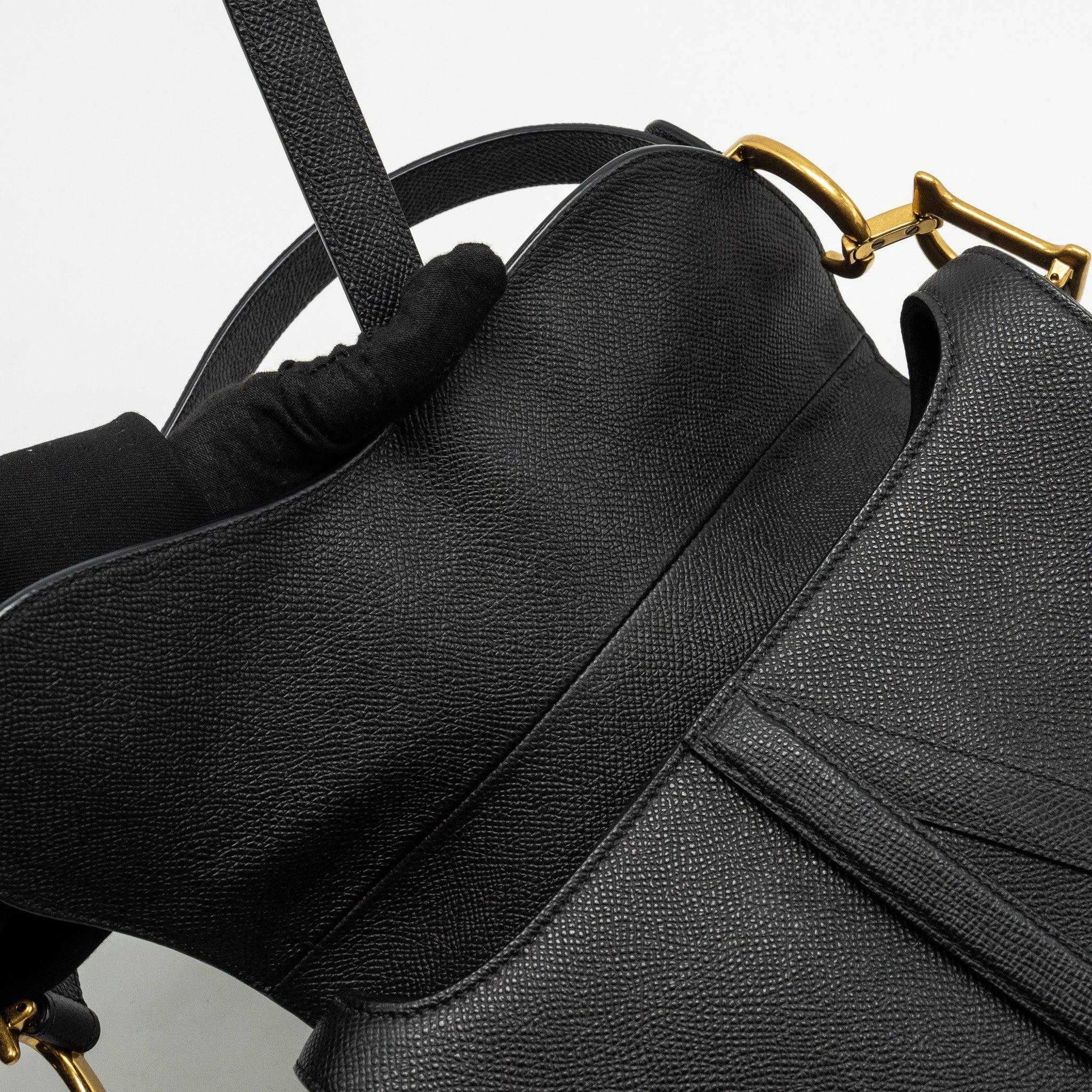 dior-medium-saddle-grained-calfskin-black-ghw
