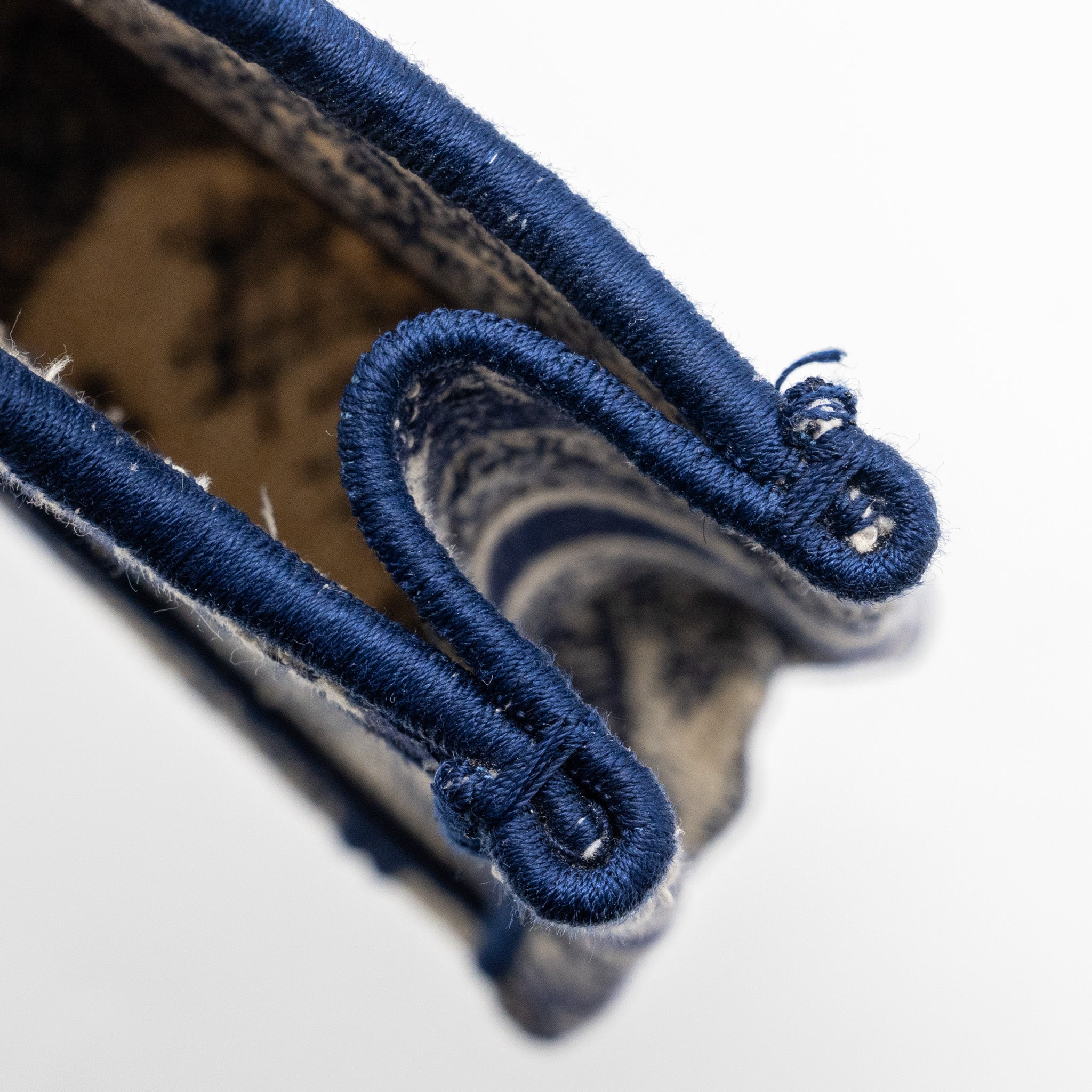 dior-mini-book-tote-limited-edition-toile-de-jouy-reverse-embroidery