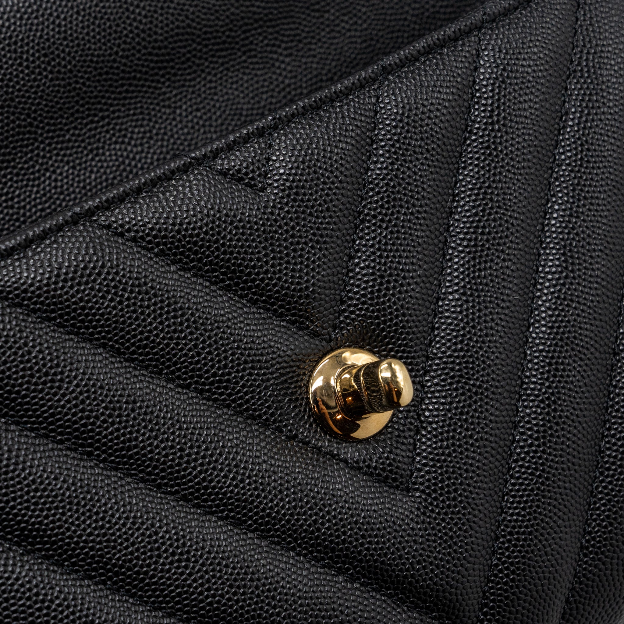 chanel-small-coco-handle-chevron-caviar-black-lghw