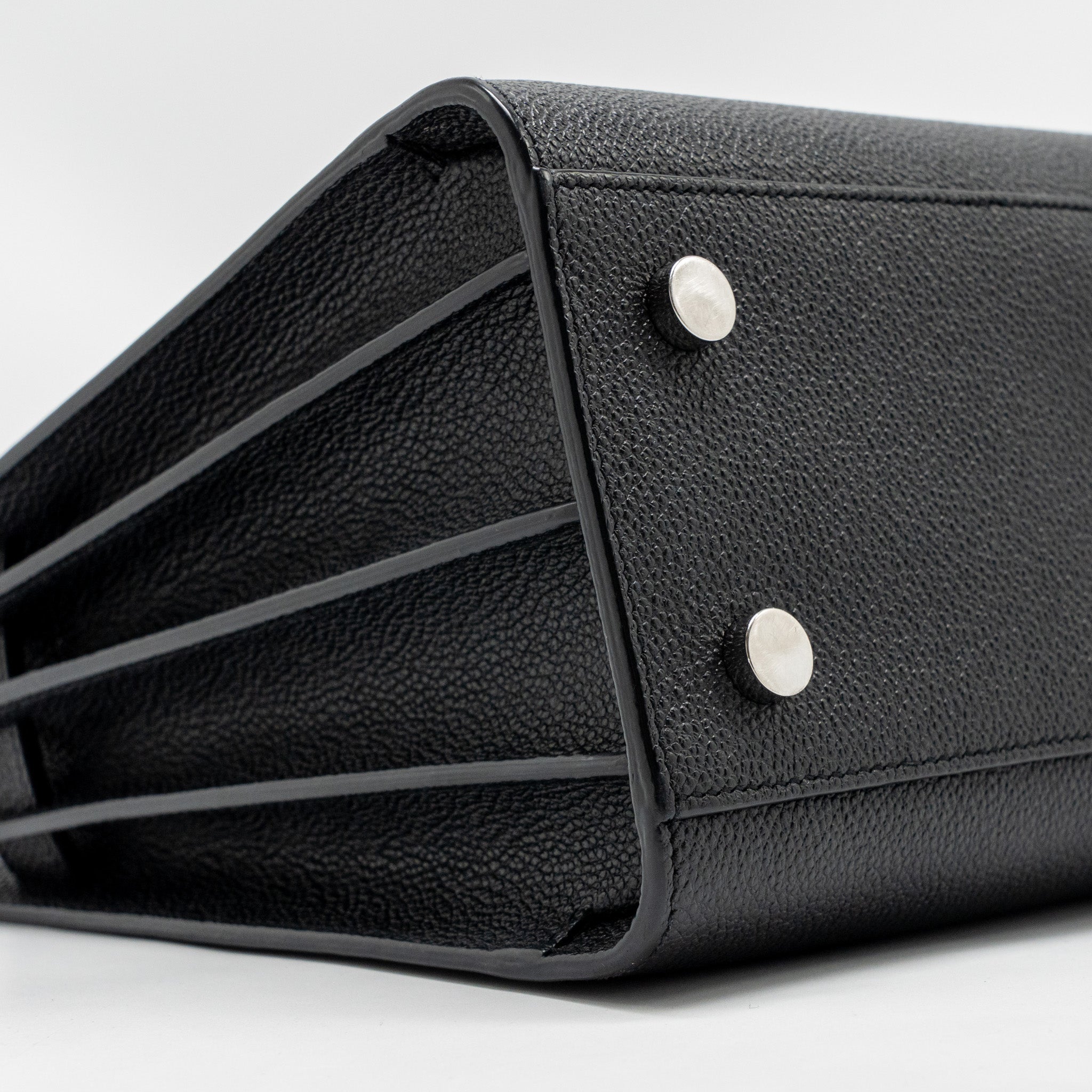 saint-laurent-sac-de-jour-grained-calfskin-black-shw-1