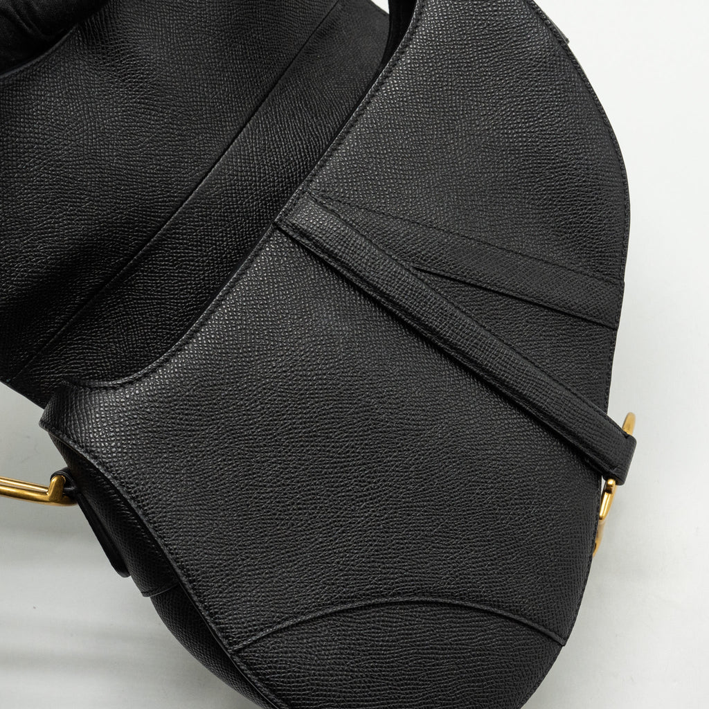 dior-medium-saddle-grained-calfskin-black-ghw