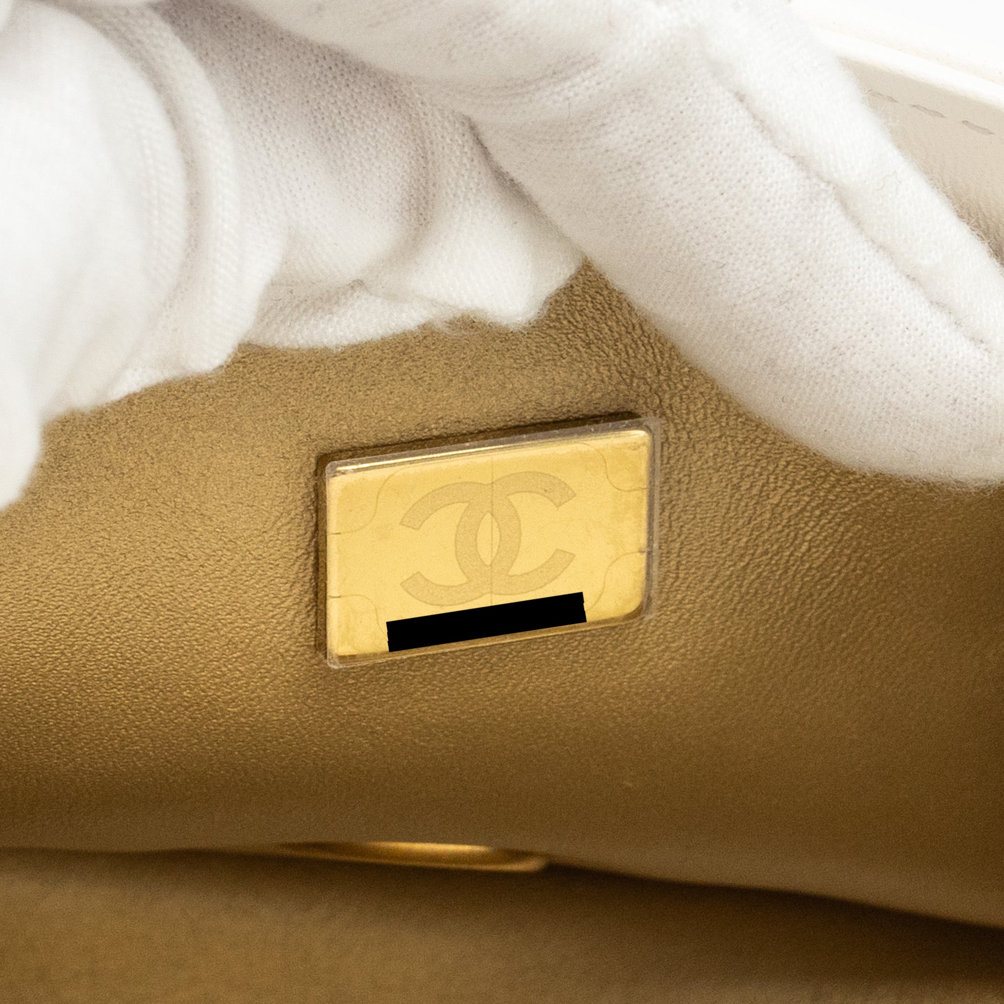 chanel-pearl-crush-mini-rectangular-flap-bag-lambskin-white-ghwmicrochip