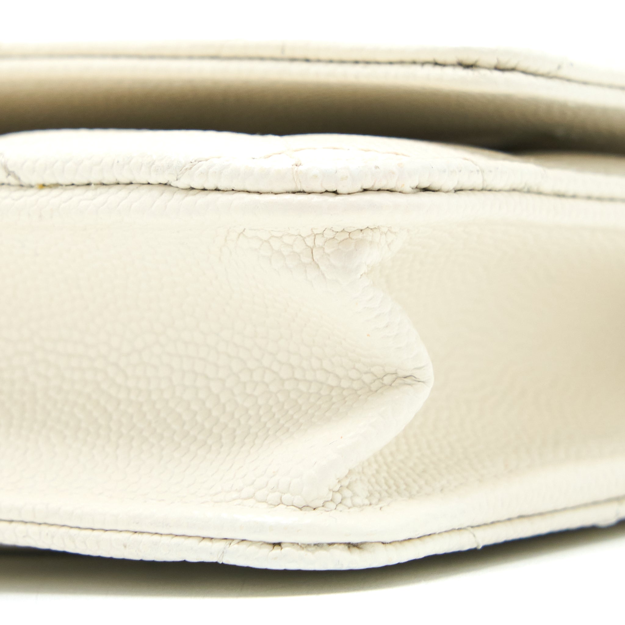 chanel-classic-wallet-on-chain-caviar-white-lghw-microchip-2