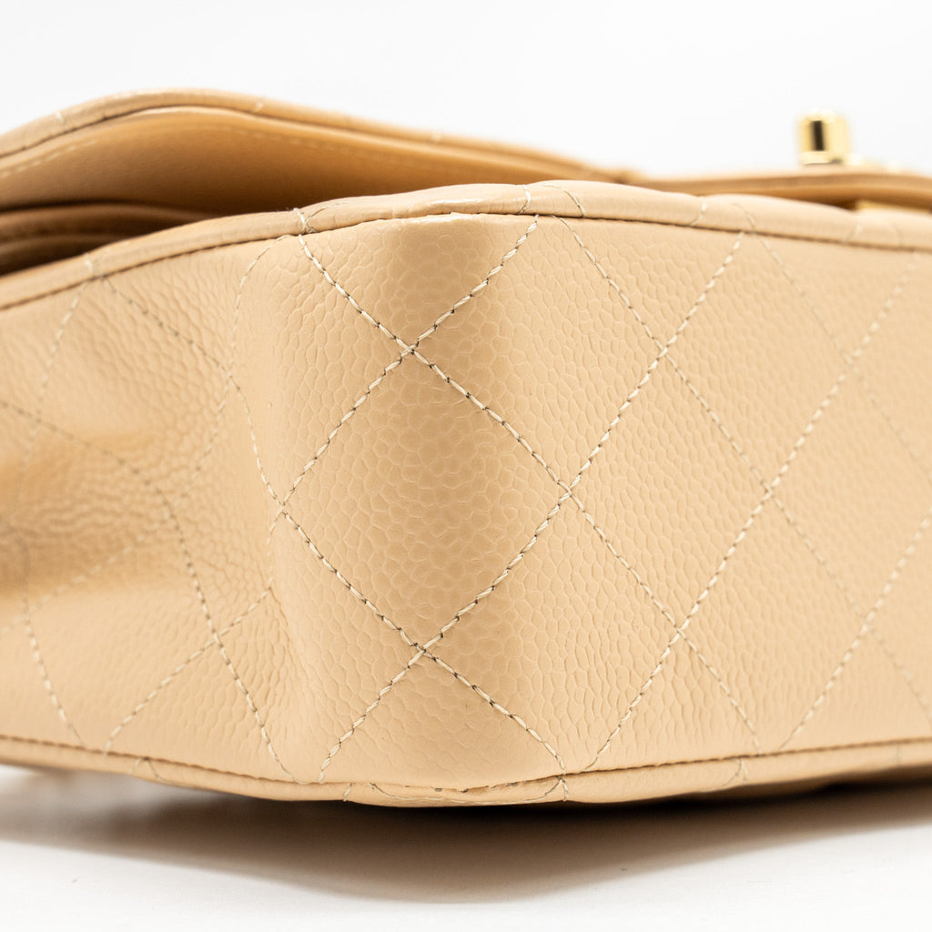 chanel-medium-classic-double-flap-bag-caviar-beige-ghw-copy