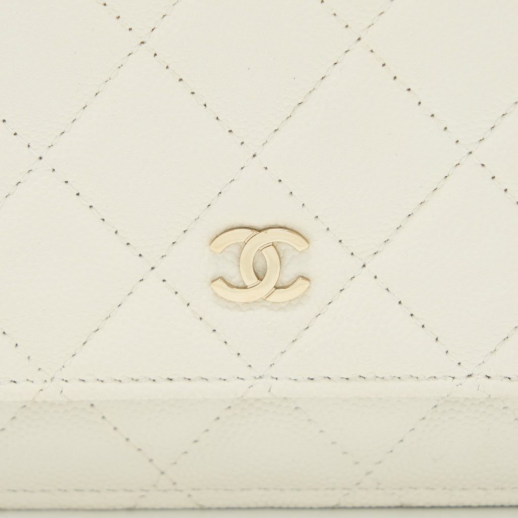 chanel-classic-wallet-on-chain-caviar-white-lghw-microchip-2