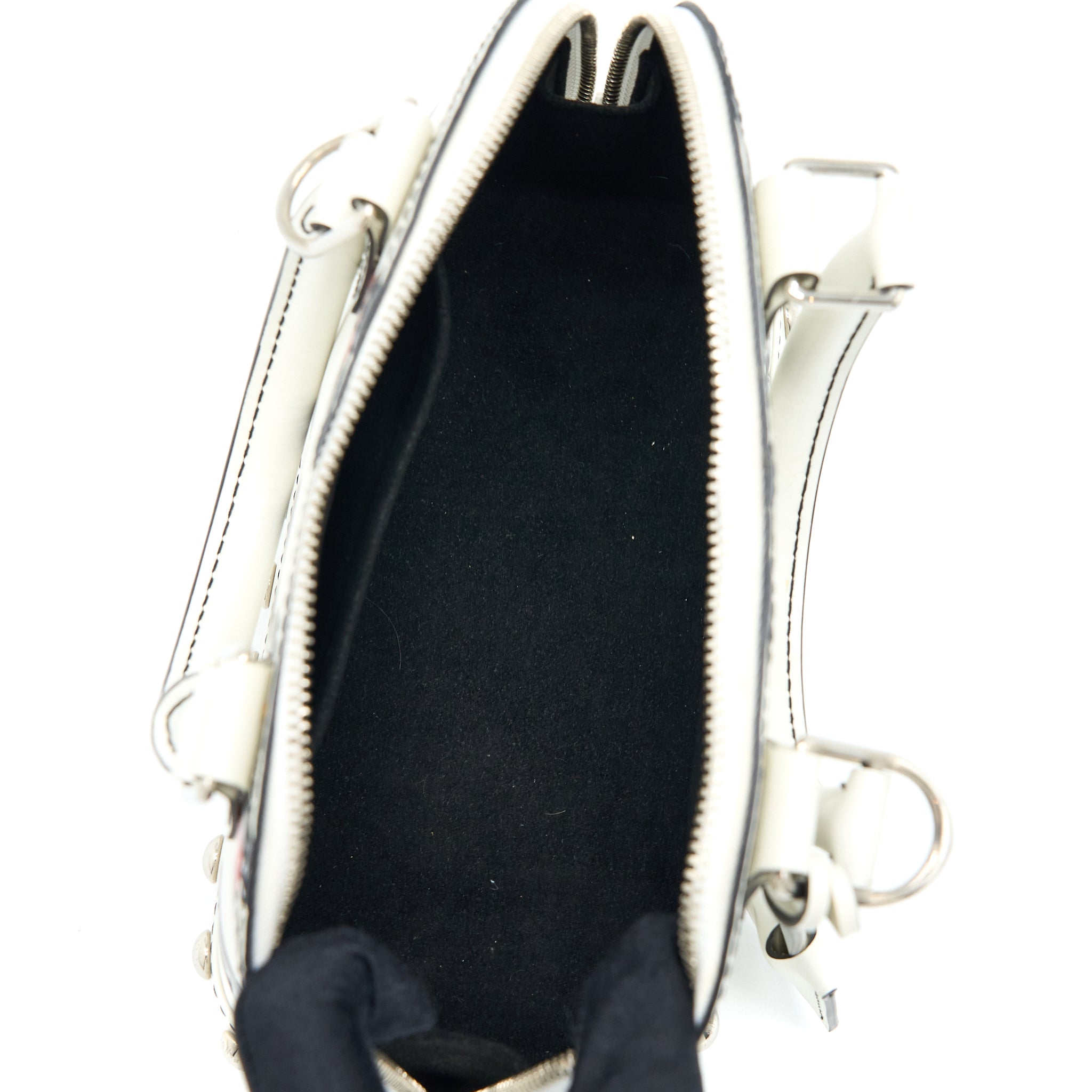 louis-vuitton-alma-bb-en-cuir-occasion-epi-leather-white-black-with-shw