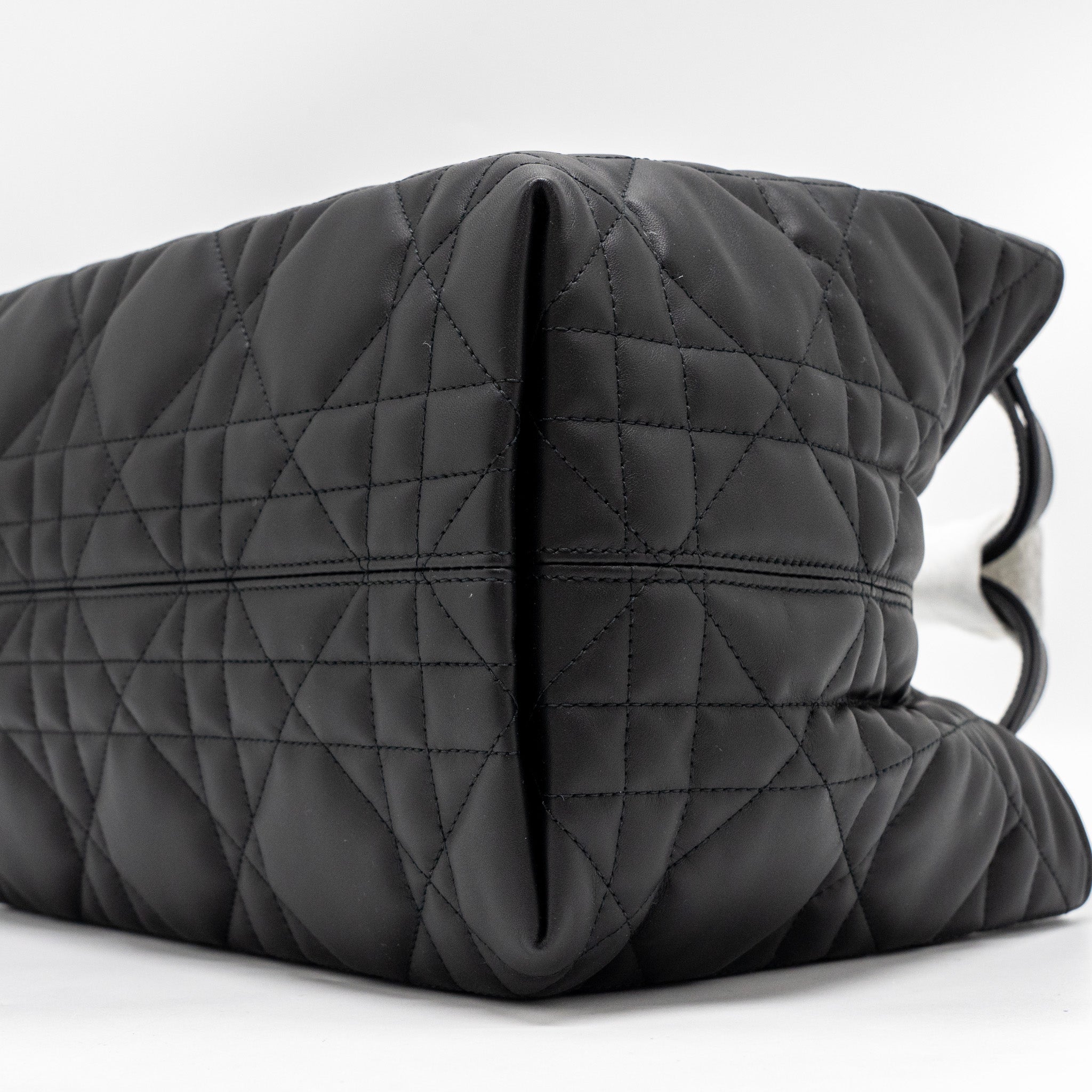 dior-medium-dior-toujours-bag-macrocannage-calfskin-black-lghw