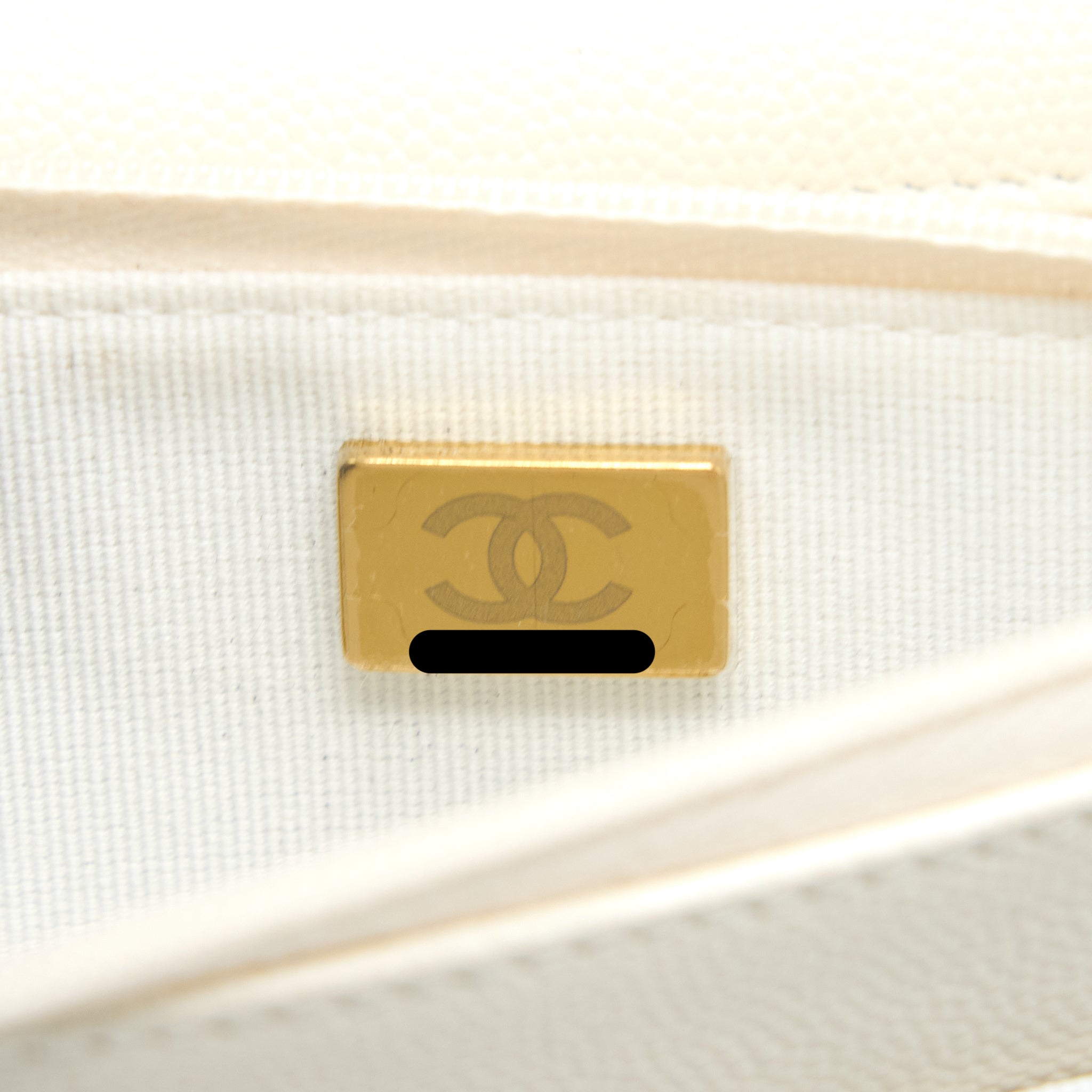 chanel-classic-wallet-on-chain-caviar-white-lghw-microchip-2