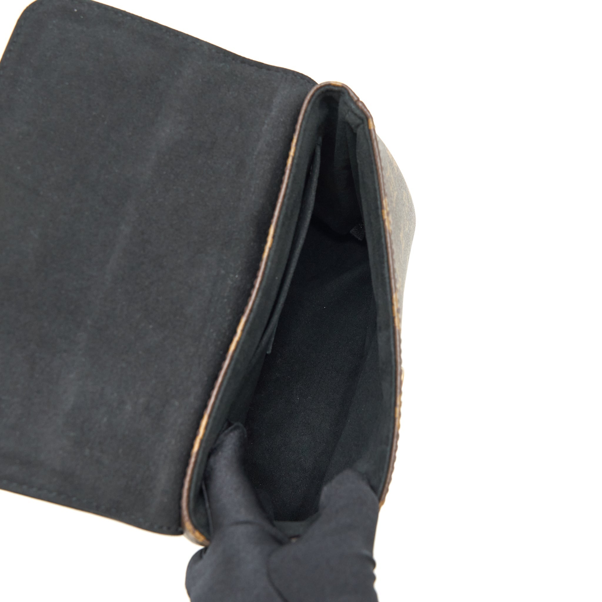 louis-vuitton-locky-bb-monogram-canvas-black-ghw