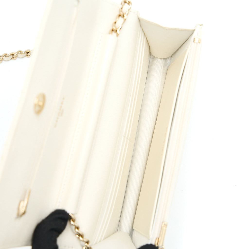 chanel-classic-wallet-on-chain-caviar-white-lghw-microchip-2