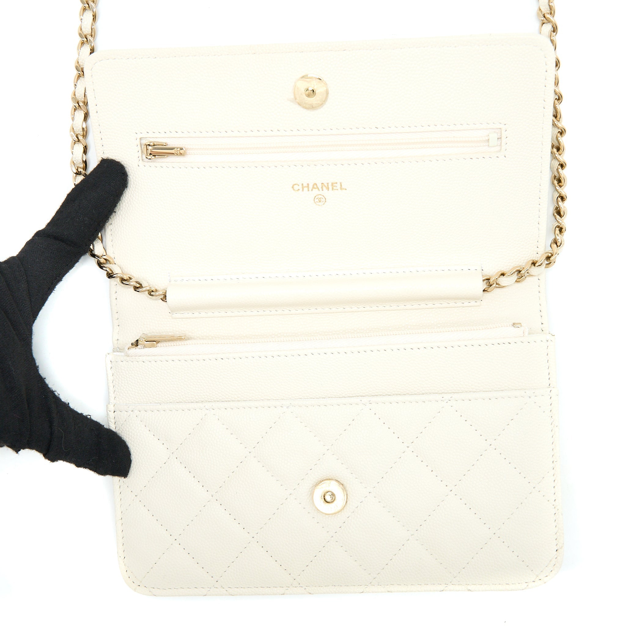 chanel-classic-wallet-on-chain-caviar-white-lghw-microchip-2
