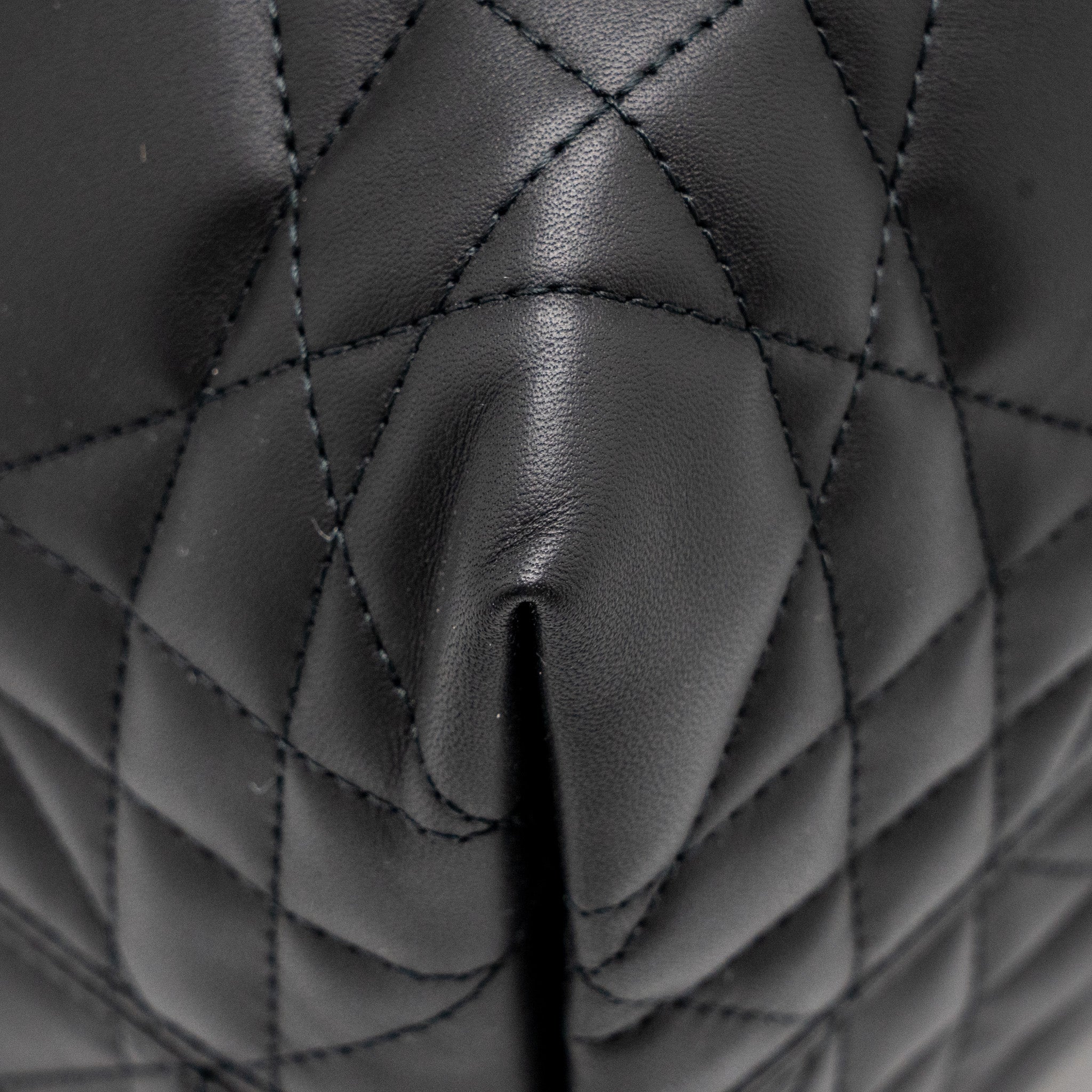 dior-medium-dior-toujours-bag-macrocannage-calfskin-black-lghw