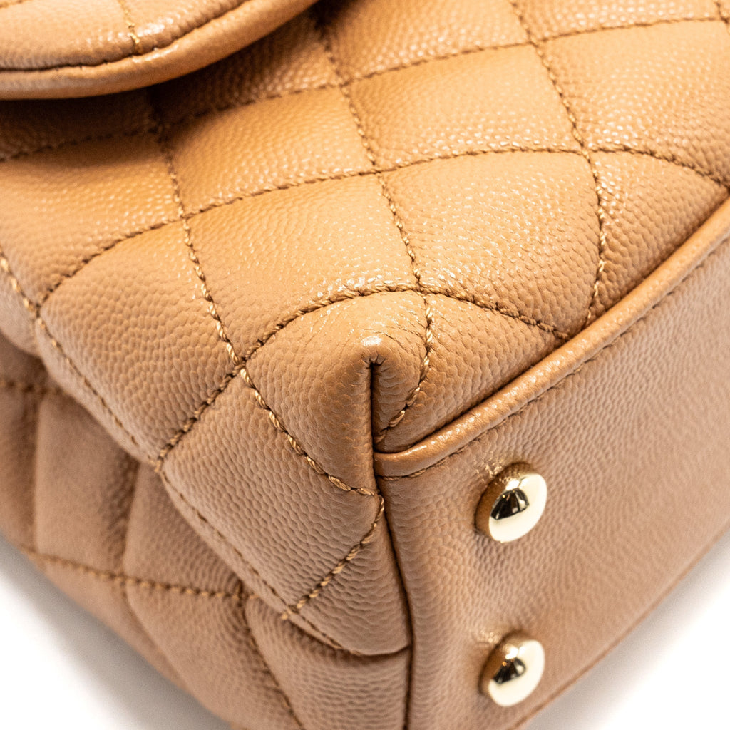 chanel-21p-small-coco-handle-caviar-caramel-lghw