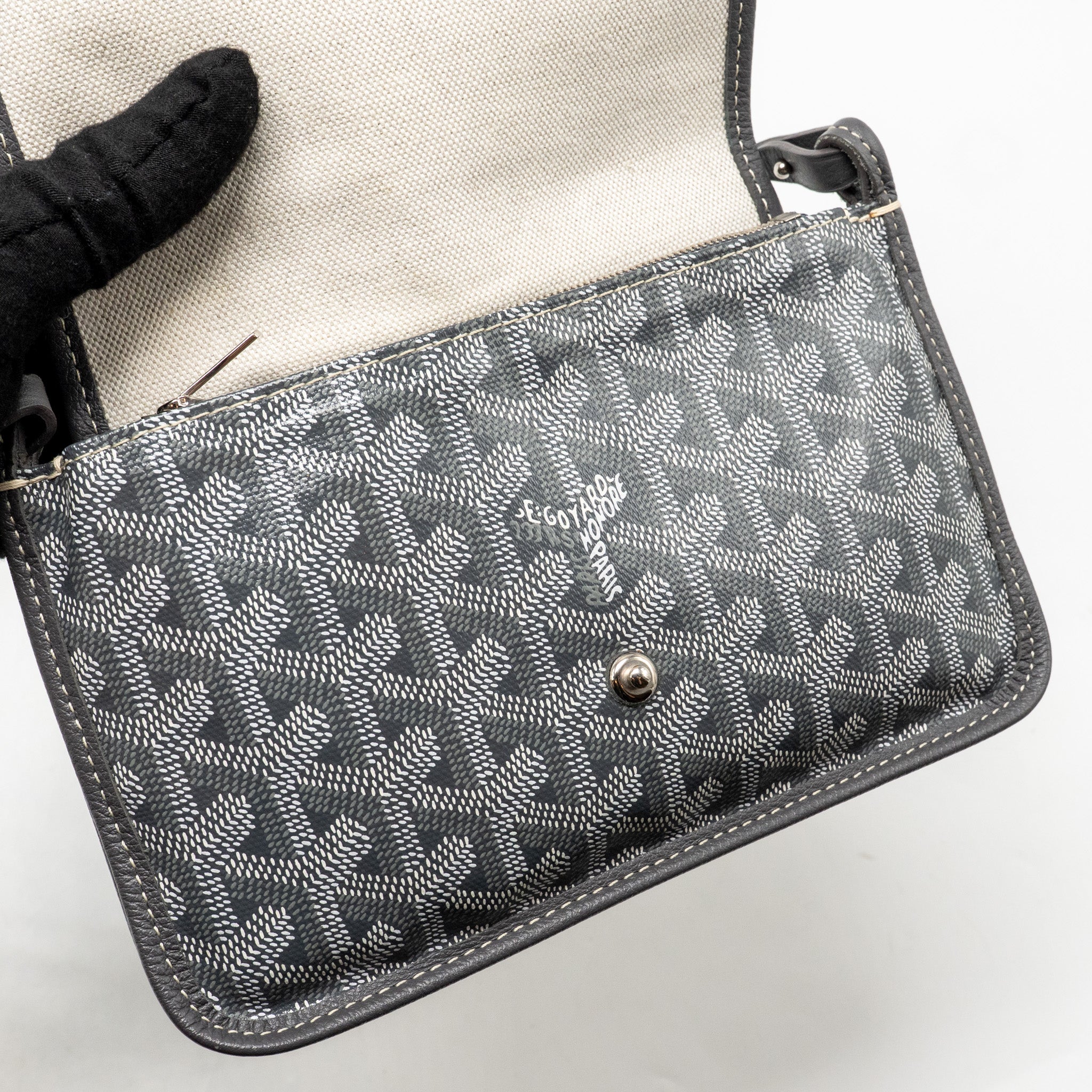 goyard-plumet-pocket-wallet-goyardine-canvas-calfskin-grey-shw-copy