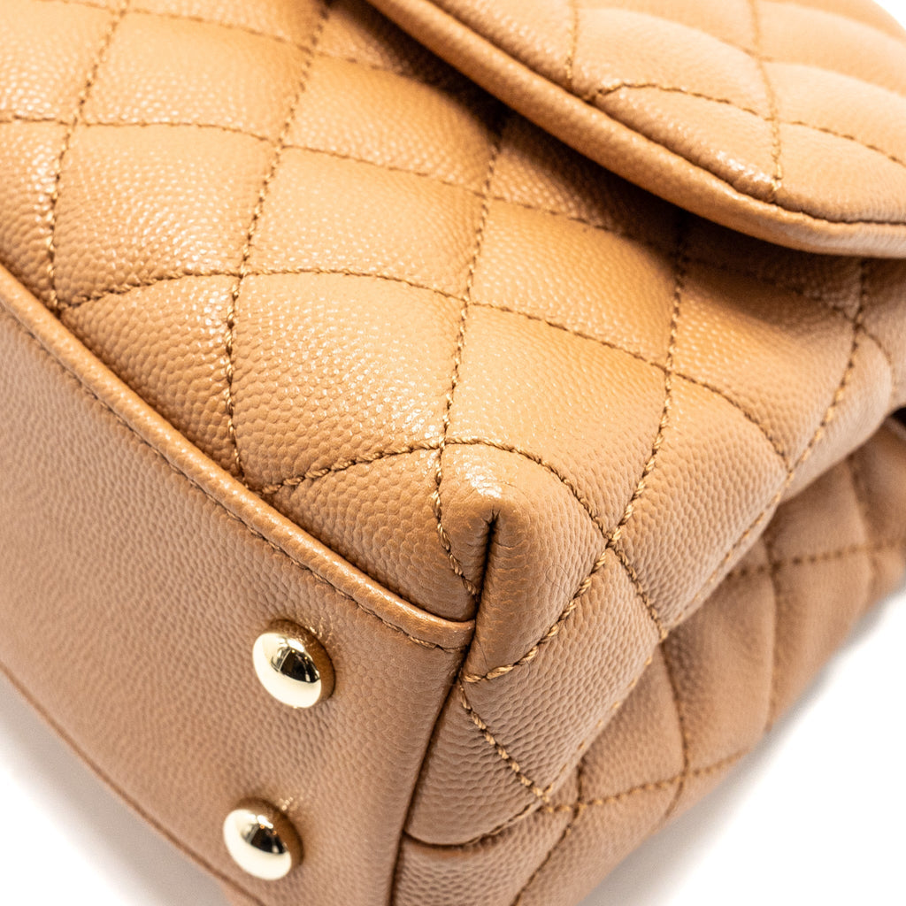 chanel-21p-small-coco-handle-caviar-caramel-lghw