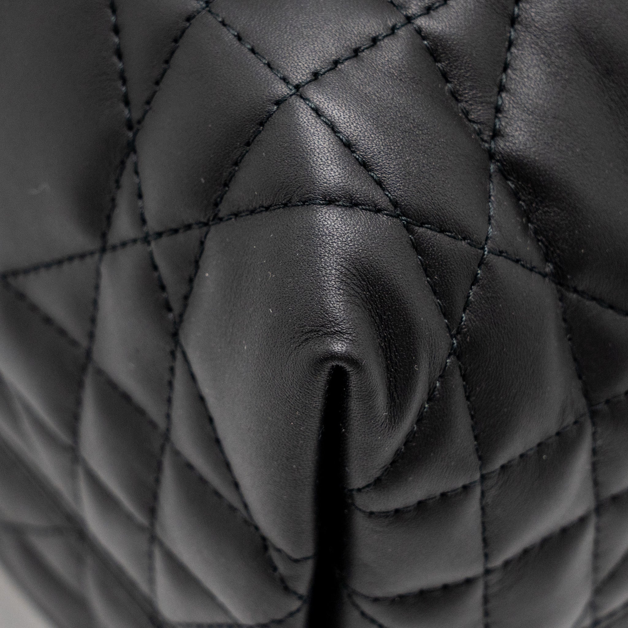 dior-medium-dior-toujours-bag-macrocannage-calfskin-black-lghw