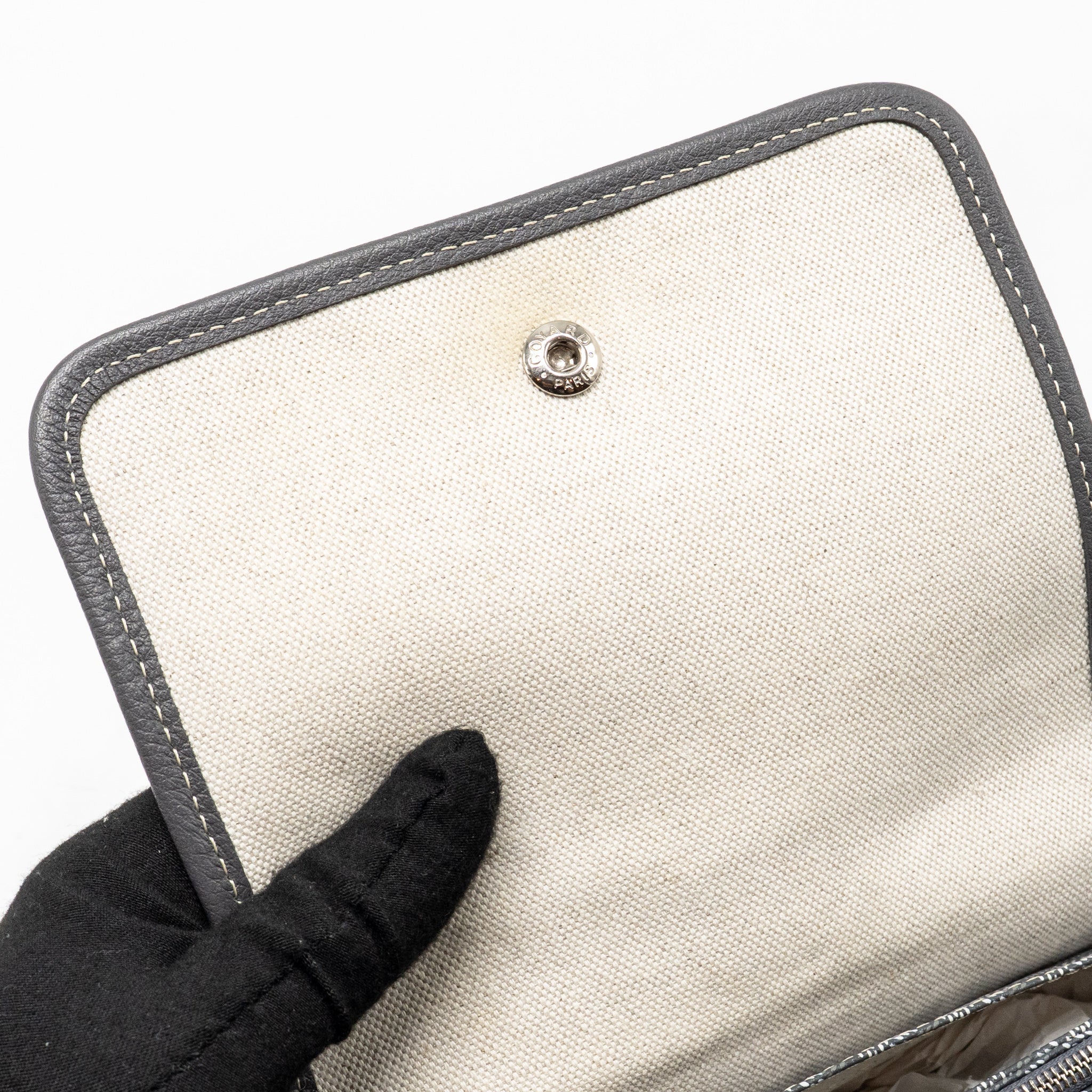 goyard-plumet-pocket-wallet-goyardine-canvas-calfskin-grey-shw-copy