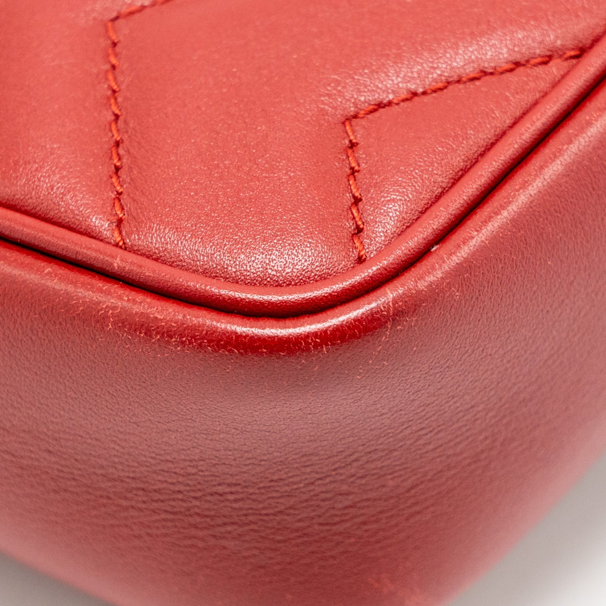 gucci-gg-marmont-super-mini-bag-matelasse-calfskin-red-brushed-ghw