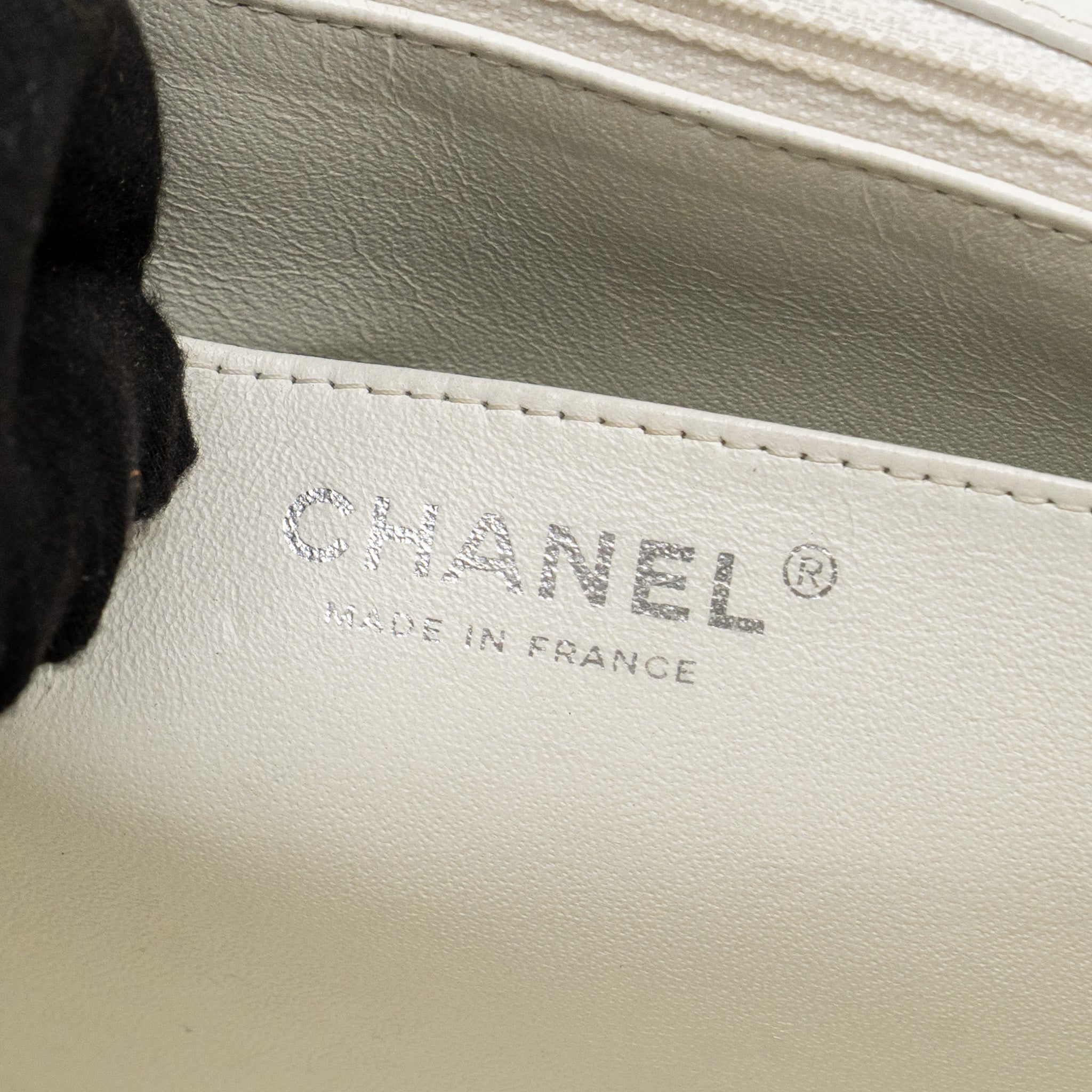 chanel-jumbo-classic-single-flap-bag-caviar-white-shw