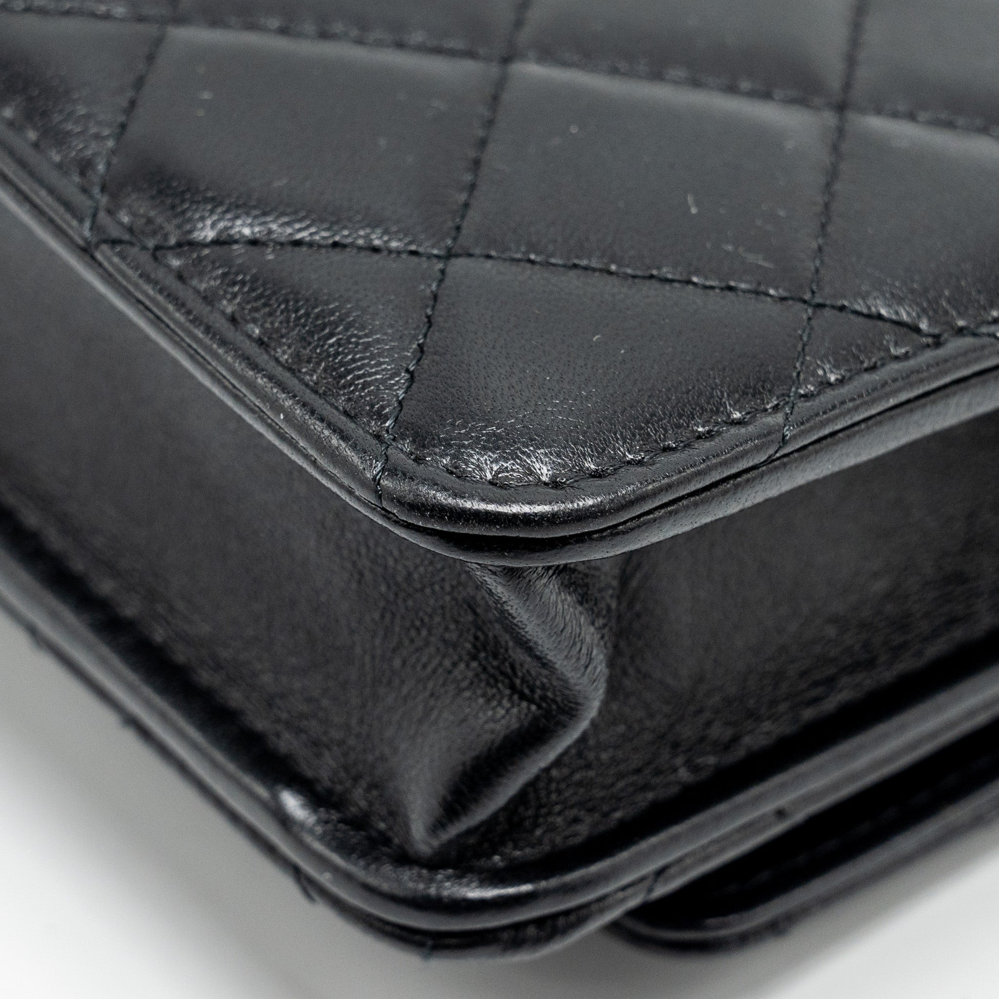chanel-leather-top-handle-wallet-on-chain-lambskin-black-lghw-microchip-1