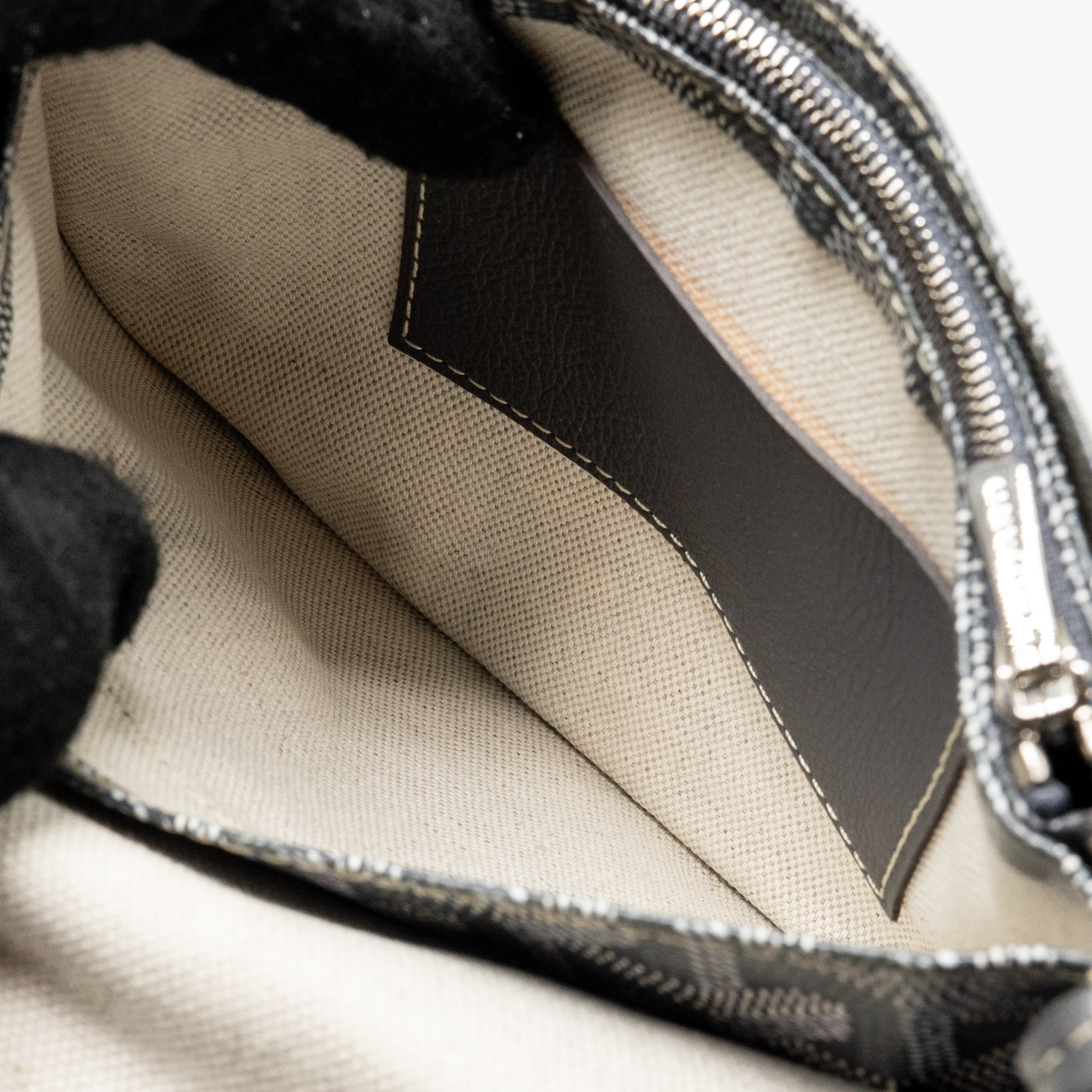 goyard-plumet-pocket-wallet-goyardine-canvas-calfskin-grey-shw-copy
