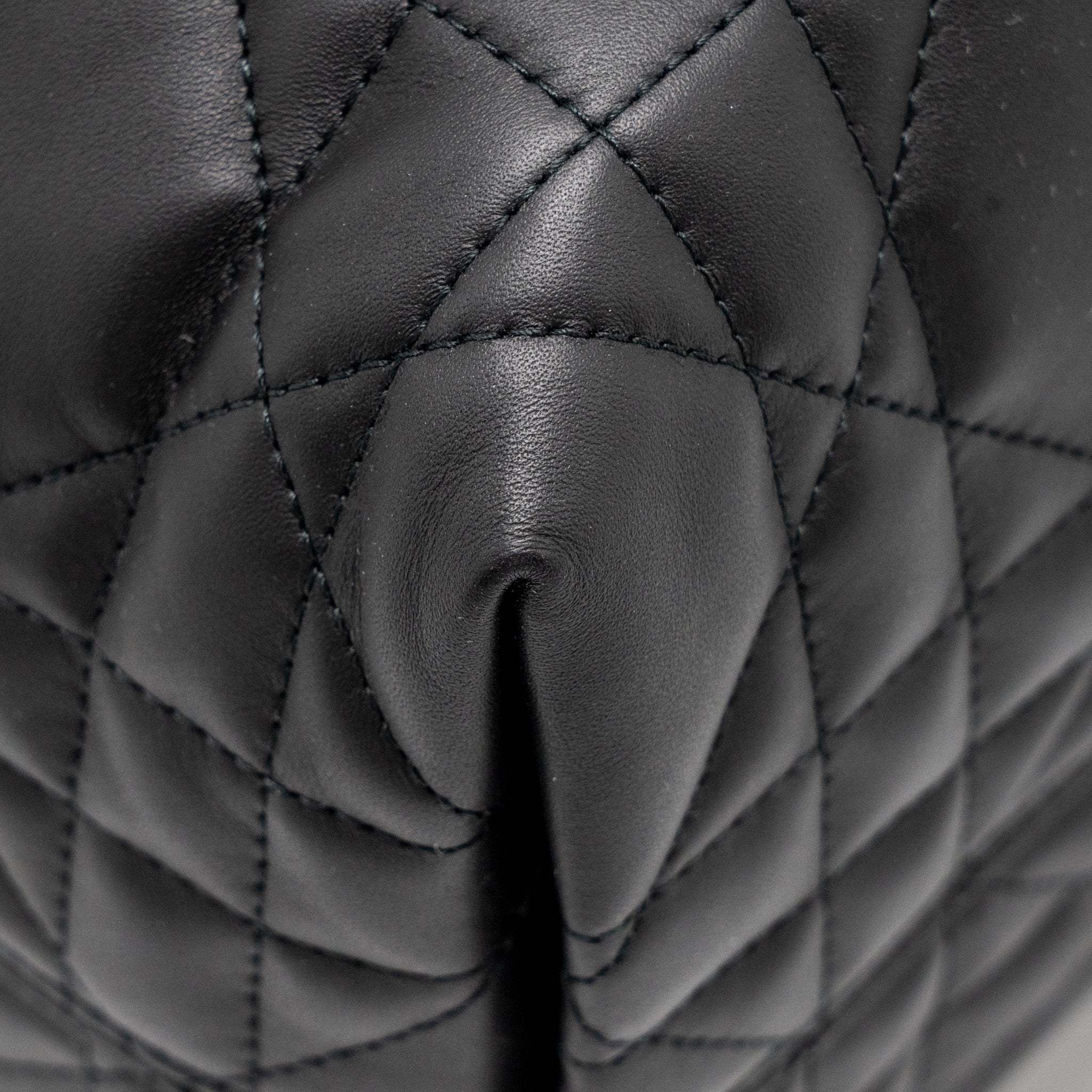 dior-medium-dior-toujours-bag-macrocannage-calfskin-black-lghw