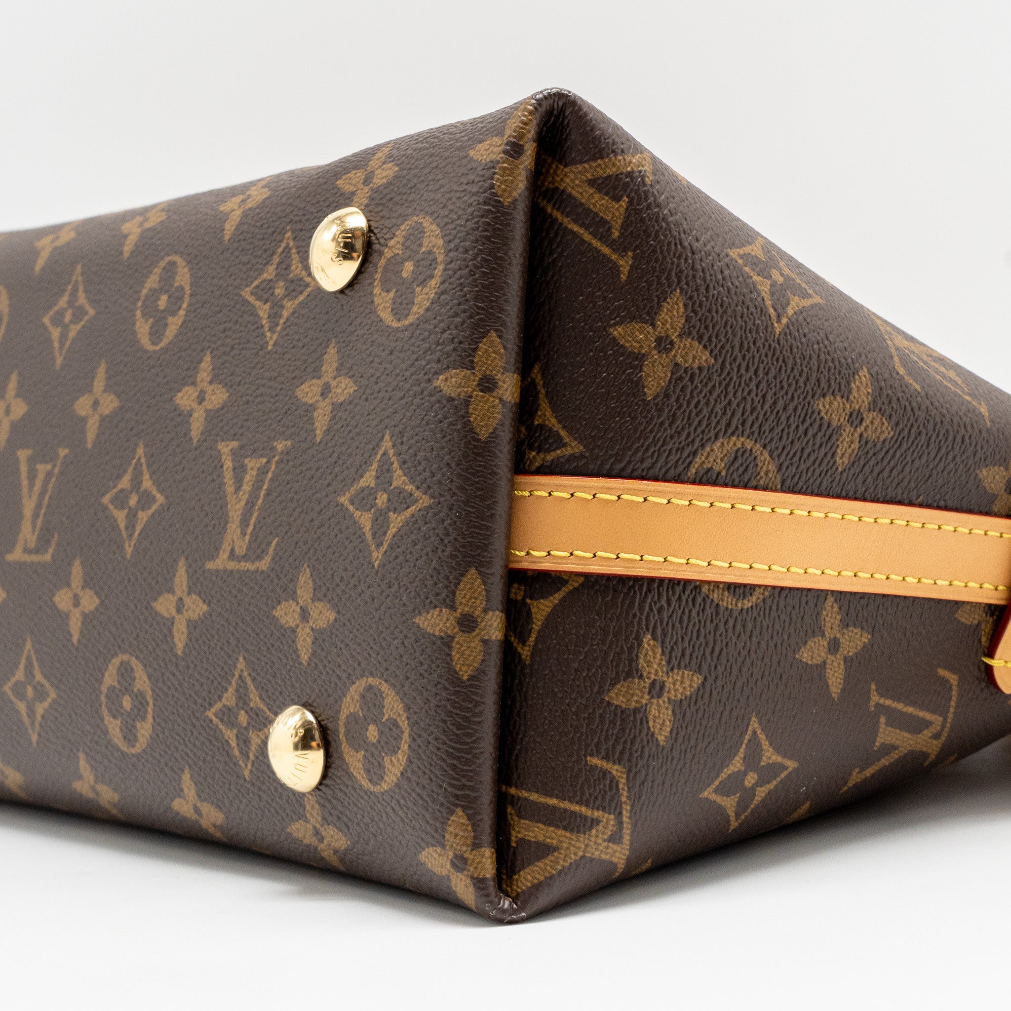 louis-vuitton-carryall-pm-monogram-canvas-leather-ghw