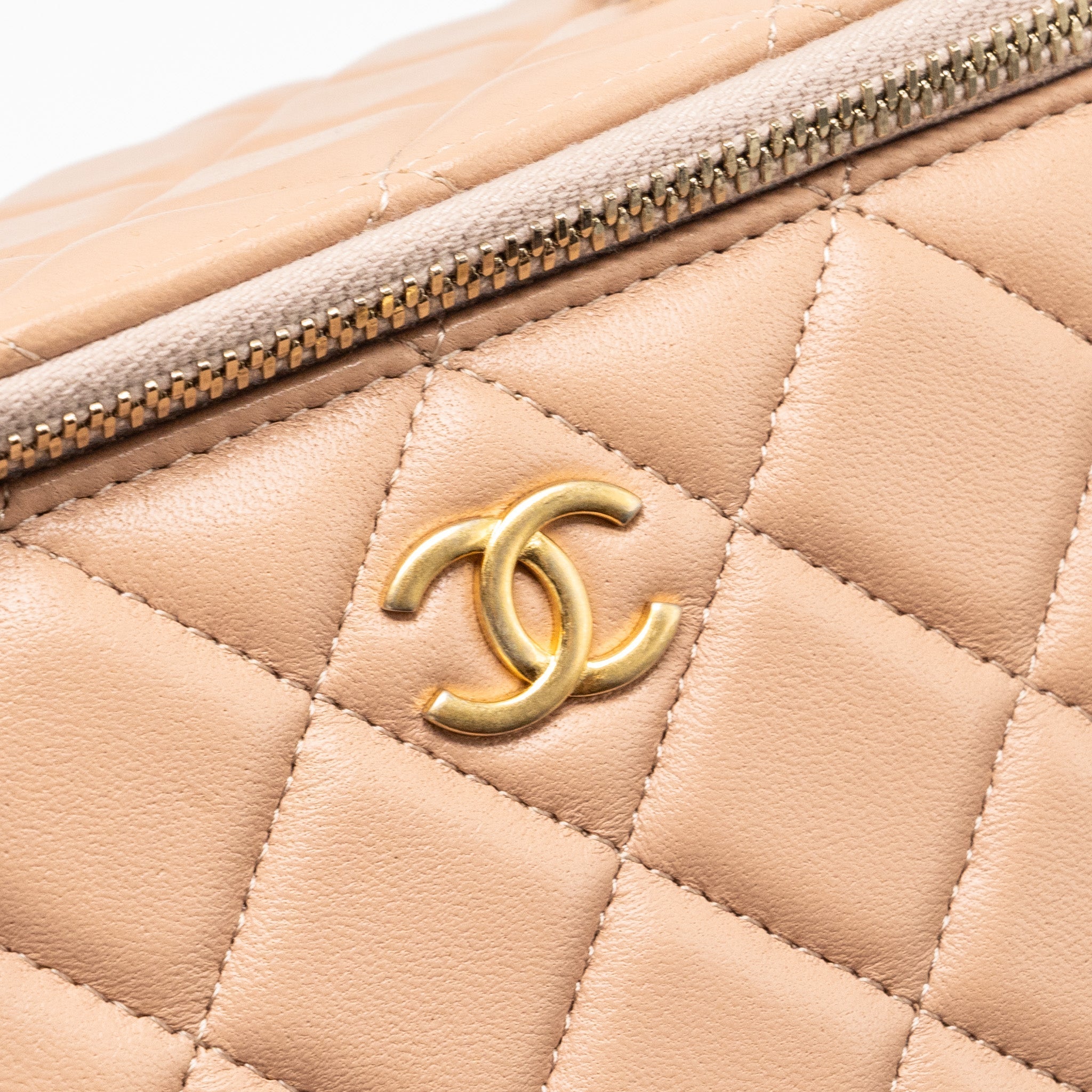chanel-top-handle-long-vanity-with-chain-lambskin-beige-brushed-ghw