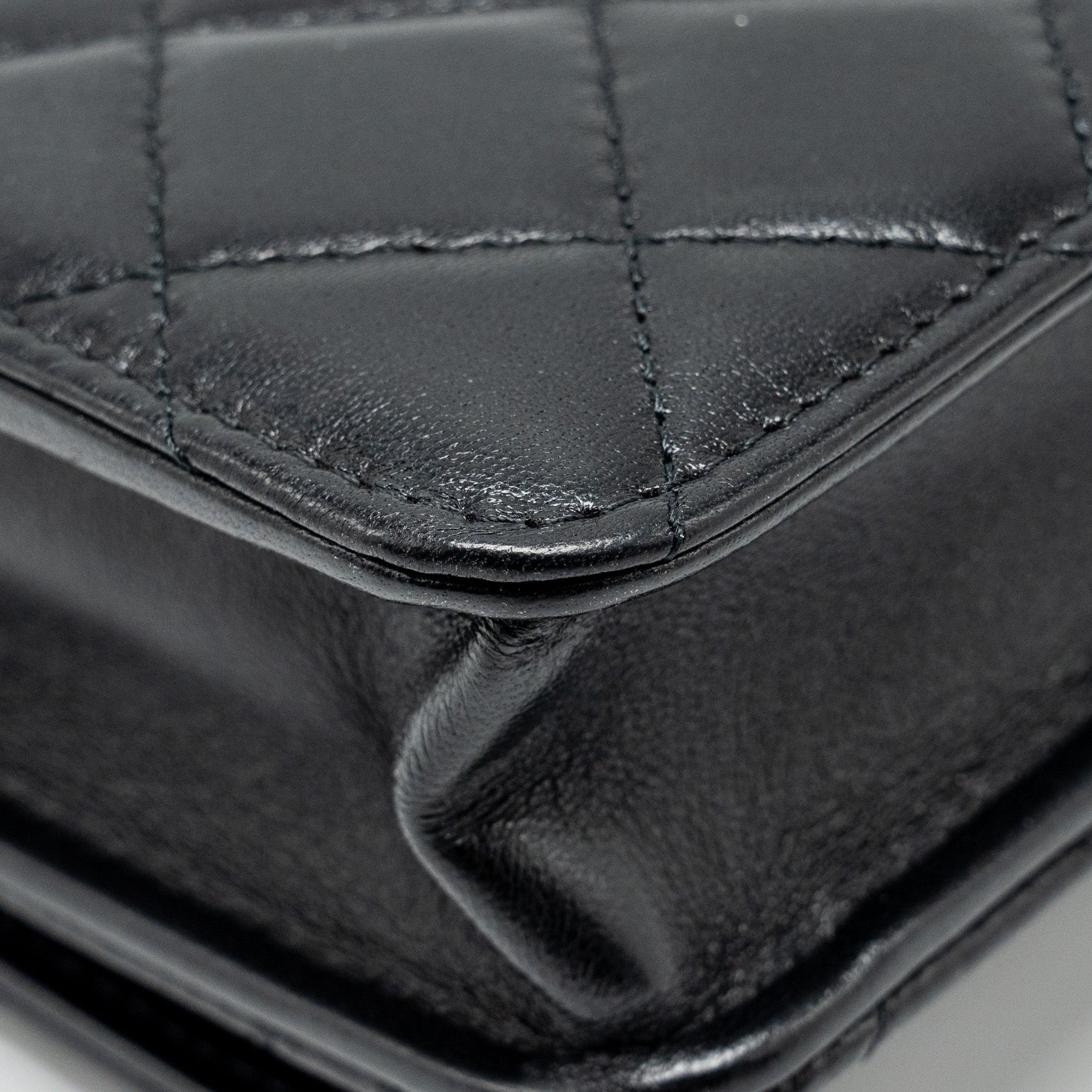 chanel-leather-top-handle-wallet-on-chain-lambskin-black-lghw-microchip-1