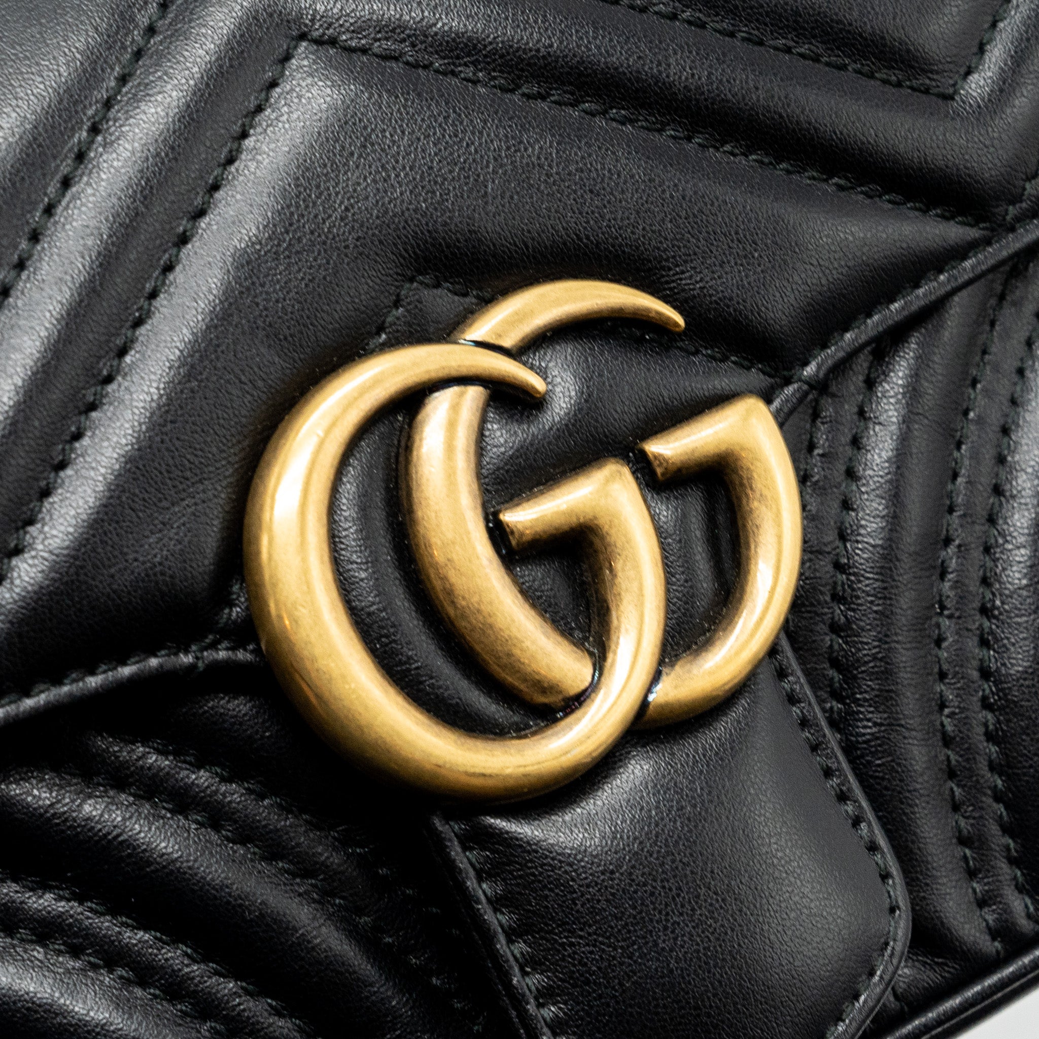 gucci-mini-marmont-bag-calfskin-black-ghw