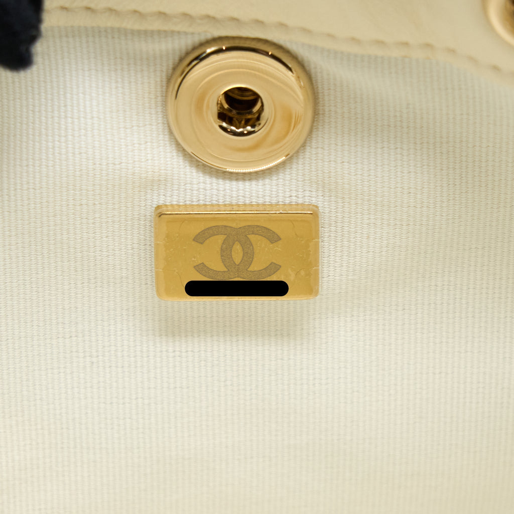 chanel-duma-mini-backpack-lambskin-white-lghw-microchip