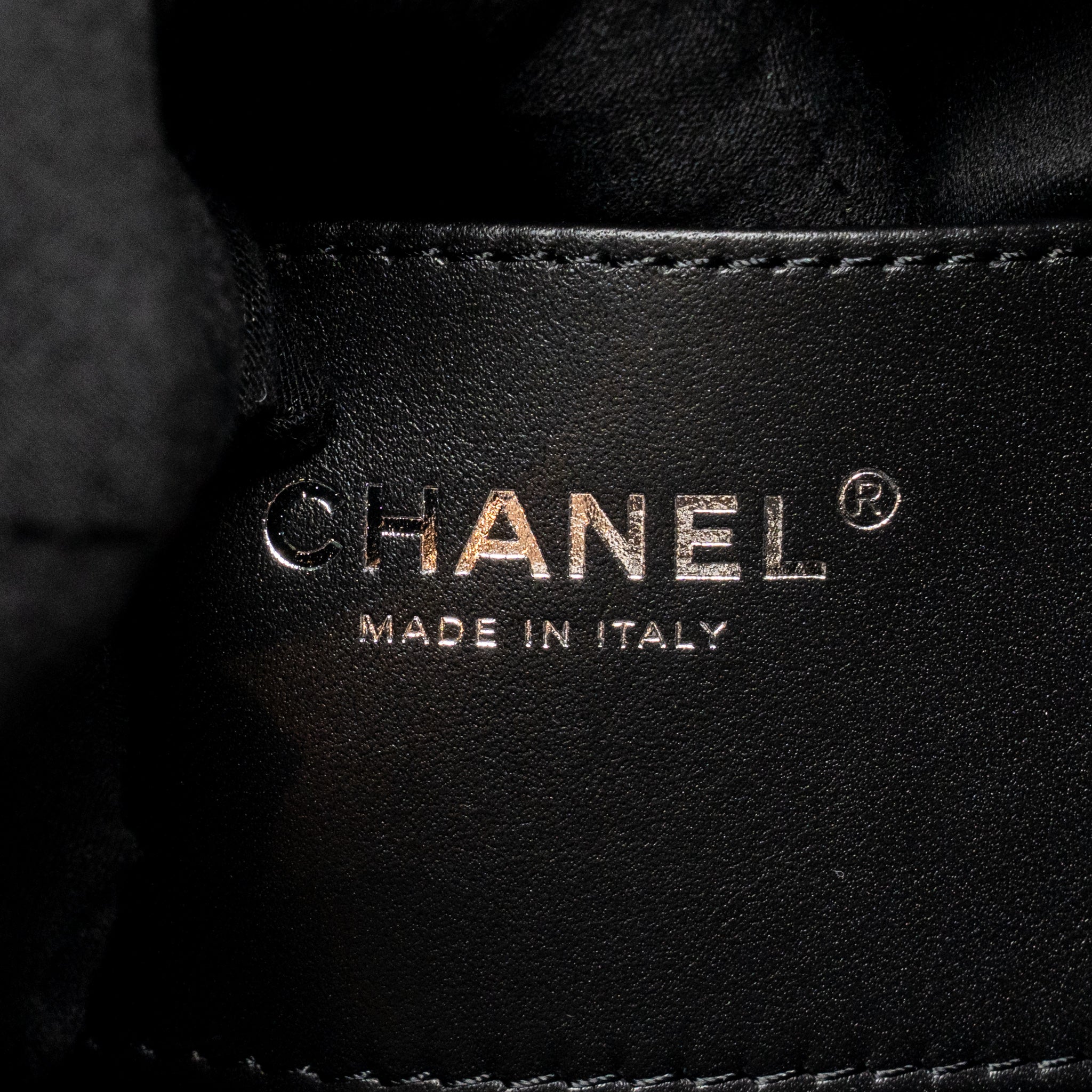 chanel-small-25-bag-crumpled-shiny-calfskin-black-multicolour-hardware-microchip-copy