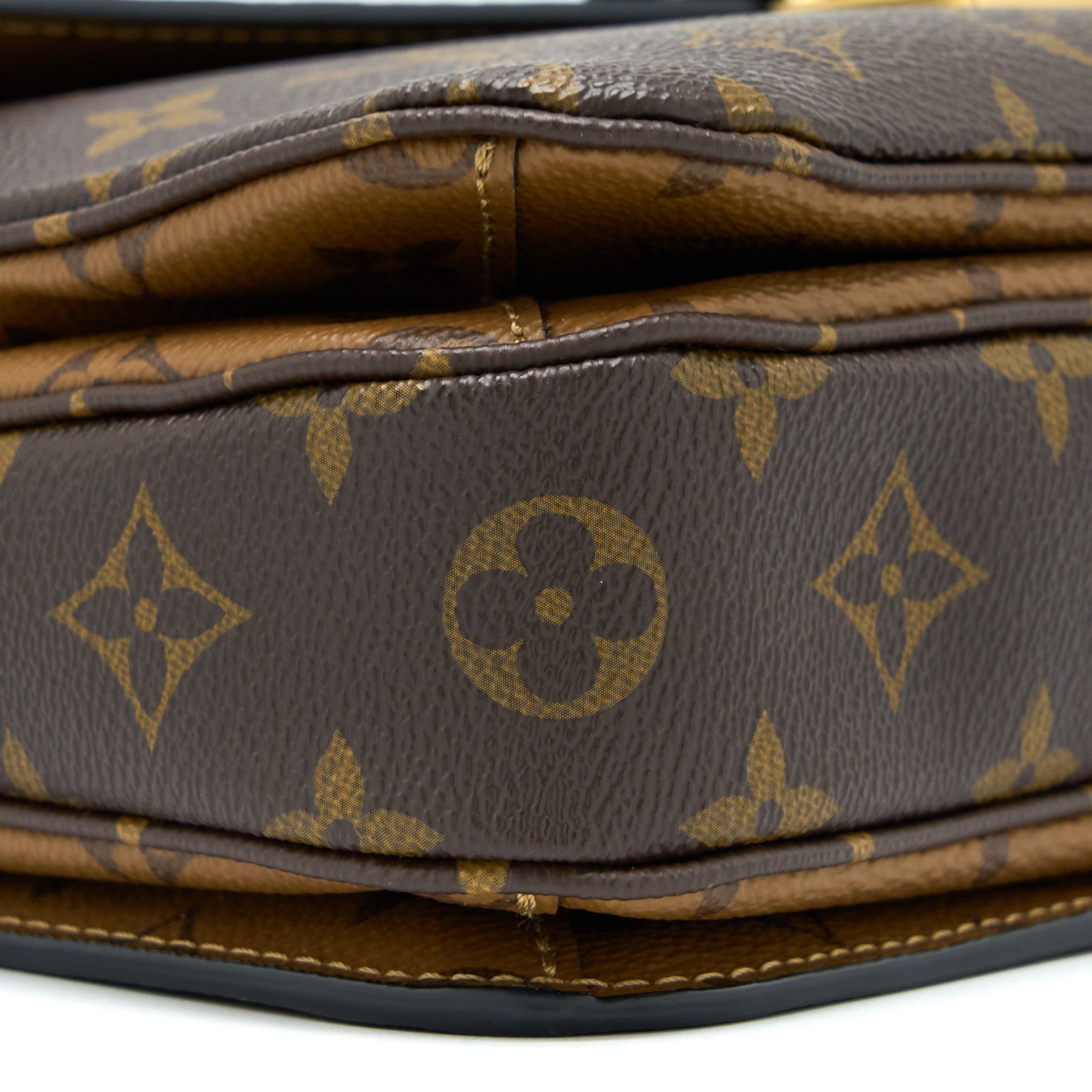 louis-vuitton-pochette-metis-monogram-reverse-canvas-ghw-2