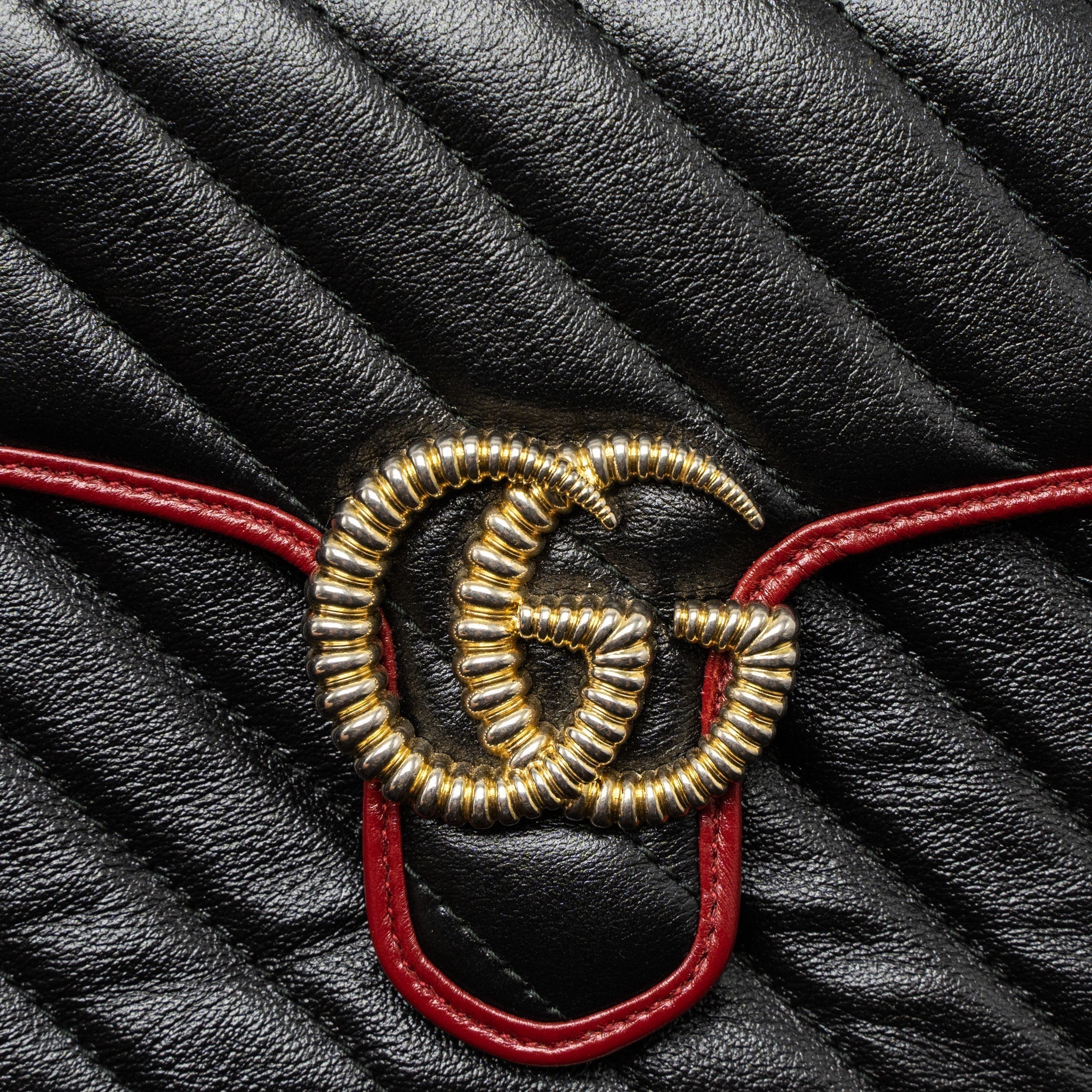 gucci-gg-marmont-mini-top-handle-bag-calfskin-black-red-ghw-1