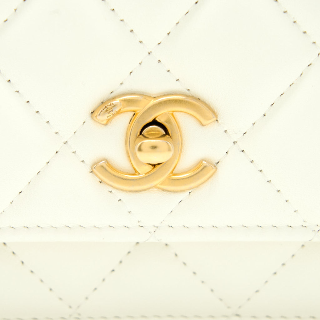 chanel-pearl-crush-wallet-on-chain-lambskin-white-ghw-microchip-1