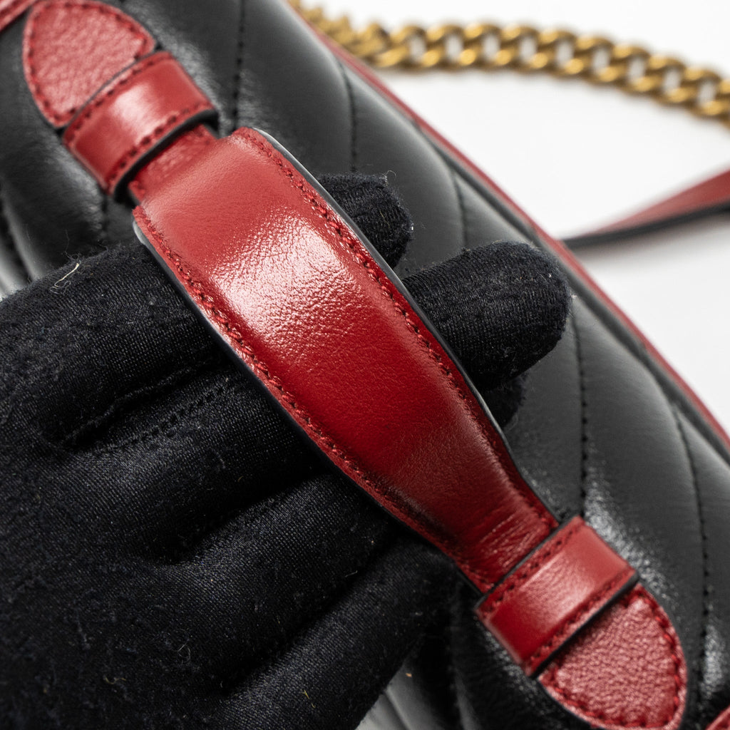 gucci-gg-marmont-mini-top-handle-bag-calfskin-black-red-ghw-1