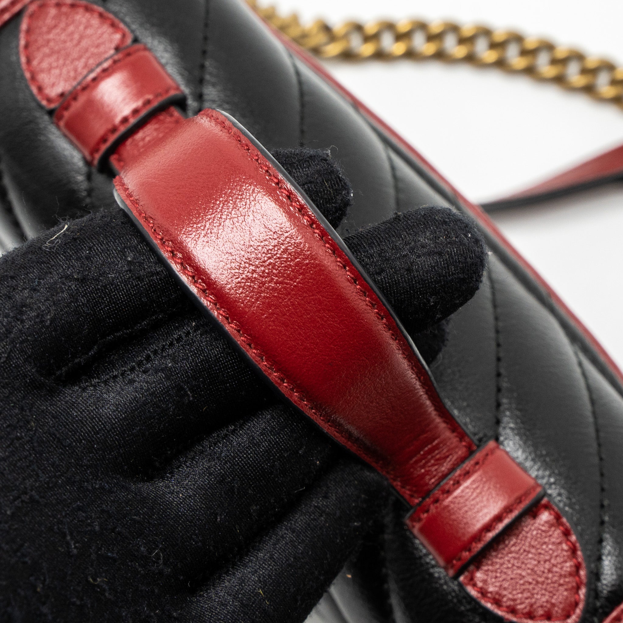 gucci-gg-marmont-mini-top-handle-bag-calfskin-black-red-ghw-1