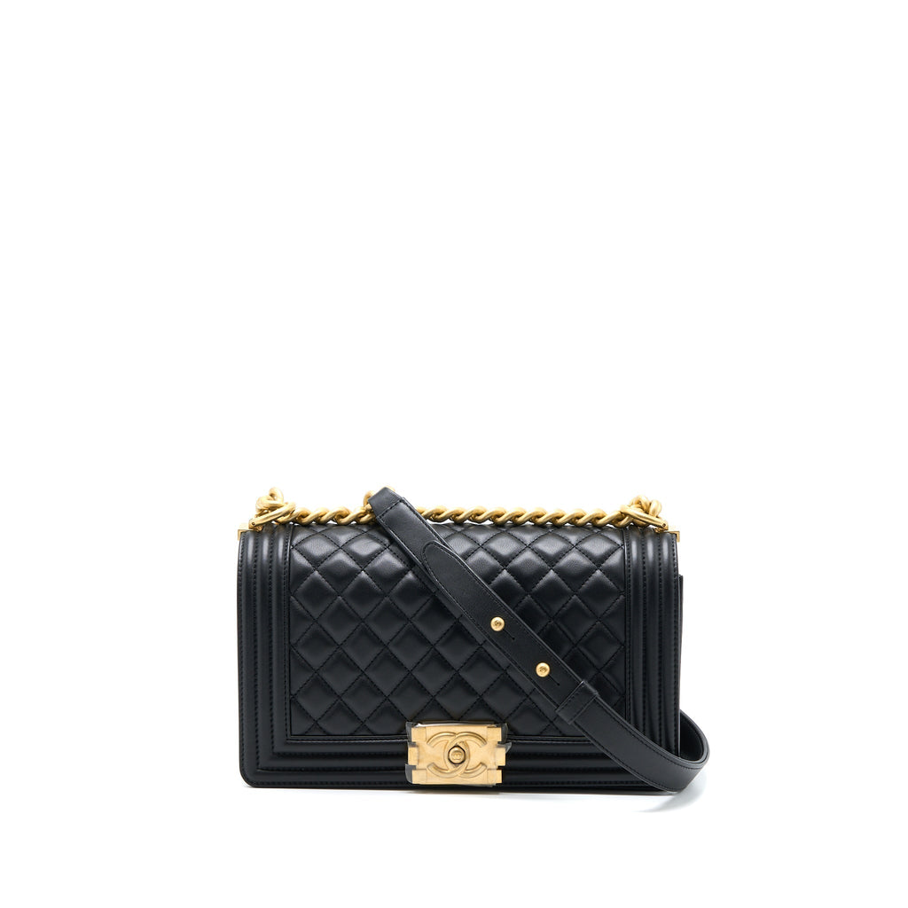 chanel-medium-boy-bag-lambskin-black-ghw-microchip