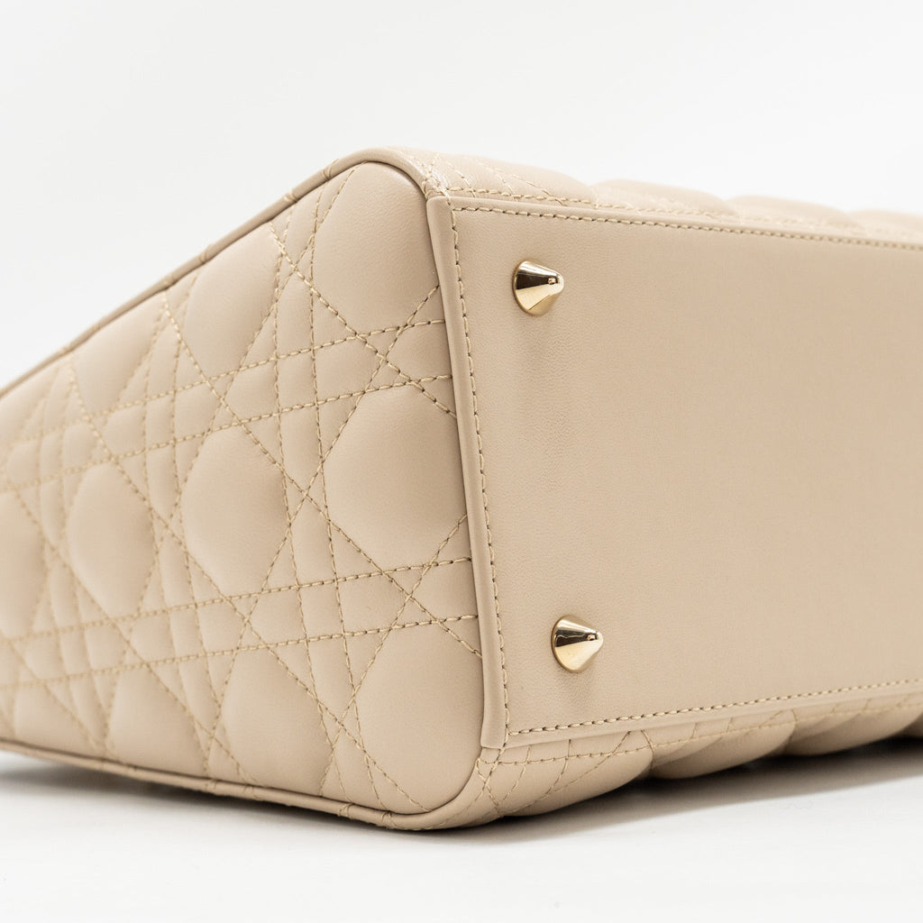 dior-medium-lady-dior-lambskin-beige-blue-lghw