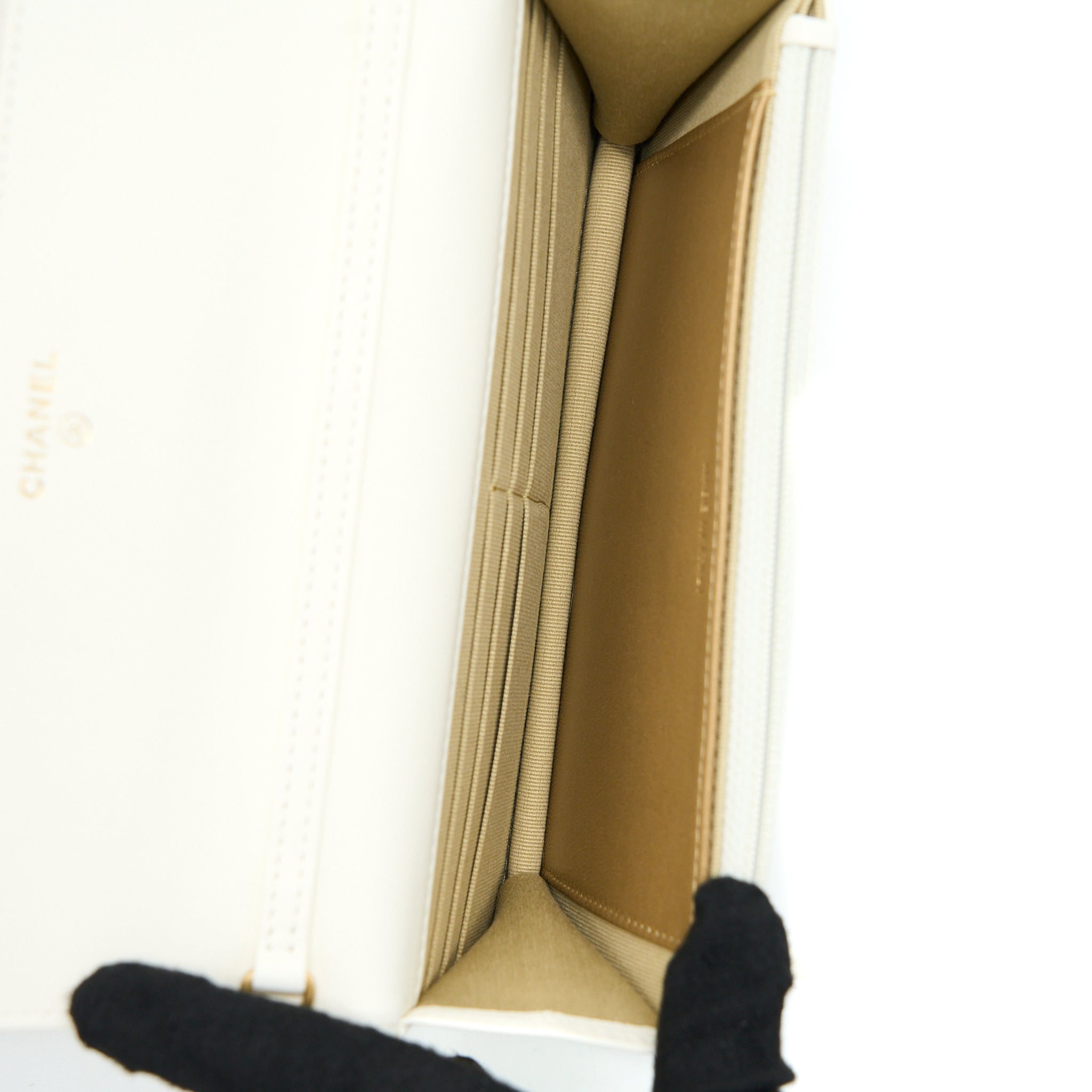 chanel-pearl-crush-wallet-on-chain-lambskin-white-ghw-microchip-1