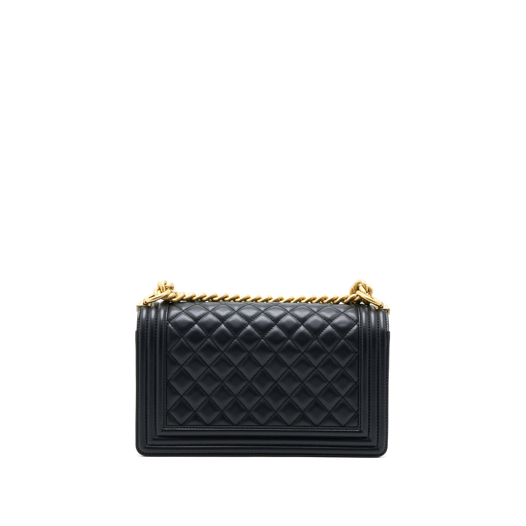 chanel-medium-boy-bag-lambskin-black-ghw-microchip