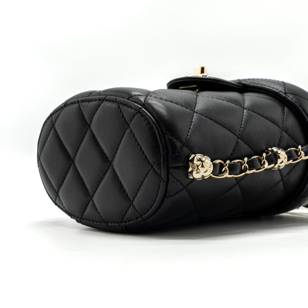 chanel-vanity-with-chain-lambskin-black-lghwmicrochip