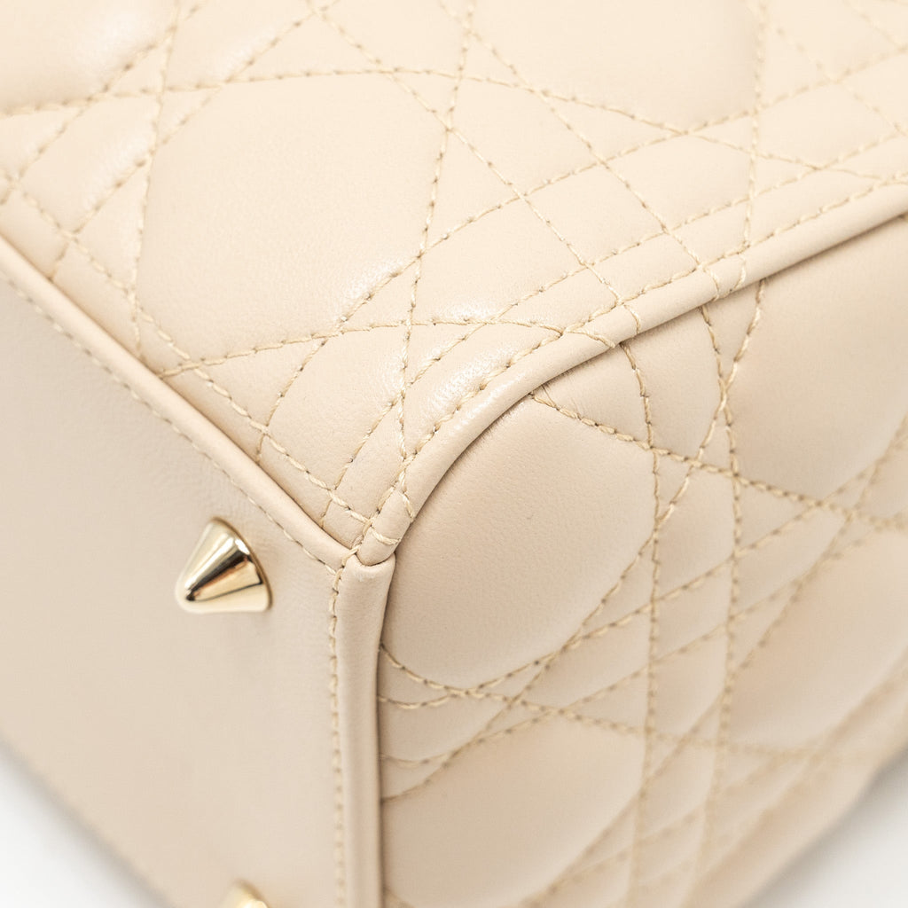 dior-medium-lady-dior-lambskin-beige-blue-lghw