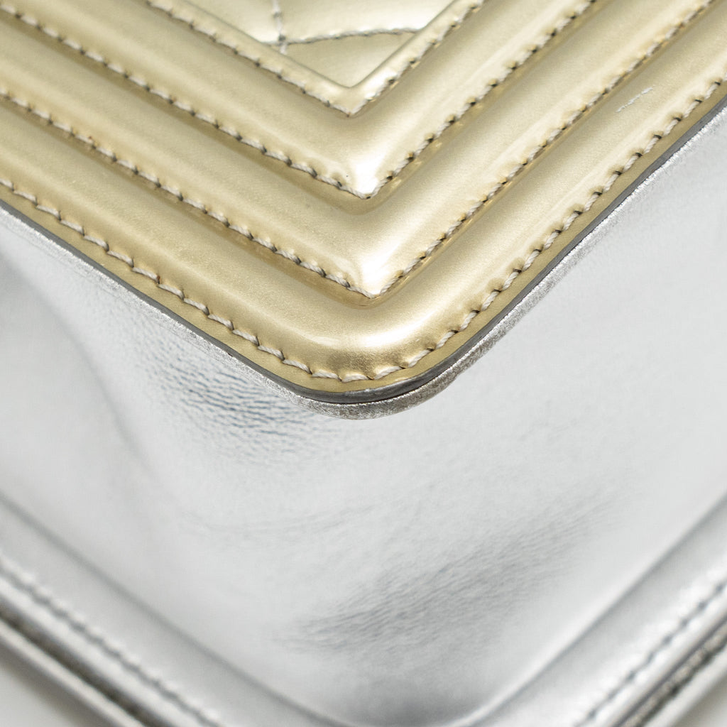 chanel-medium-boy-bag-metallic-patent-calfskin-metallic-lambskin-gold-silver-shw-copy