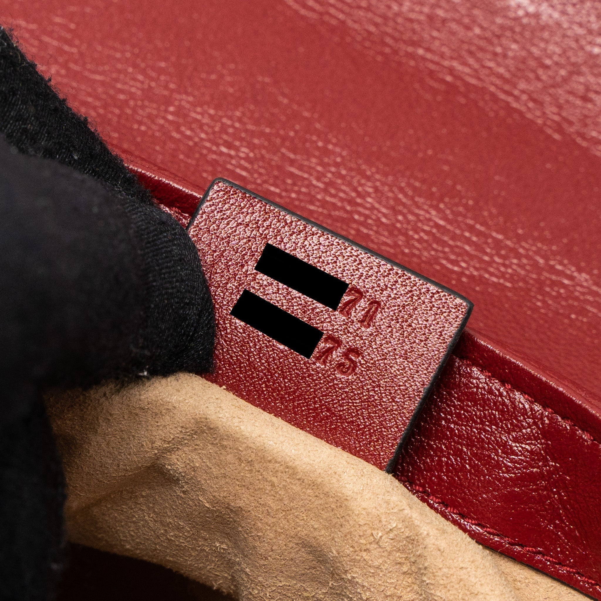 gucci-gg-marmont-mini-top-handle-bag-calfskin-black-red-ghw-1
